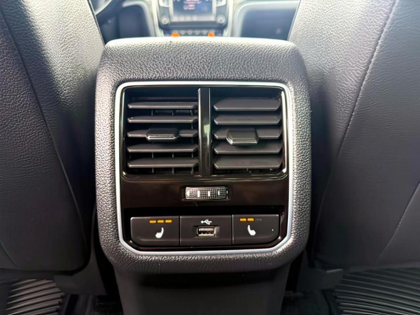 2018 SILVER /Titan Black Volkswagen Passat (1VWBA7A35JC) with an 2L I-4 gasoline direct injection engine, Automatic transmission, located at 1175 N Woodruff Ave, Idaho Falls, ID, 83401, 43.506901, -111.999657 - At Timberline Auto, finding a great deal on your next vehicle is always easy! Our experienced sales staff's goal is to help find you the right vehicle at the right price! Our knowledgeable finance department has options for almost any credit score. We offer extended service contract options to prote - Photo#21