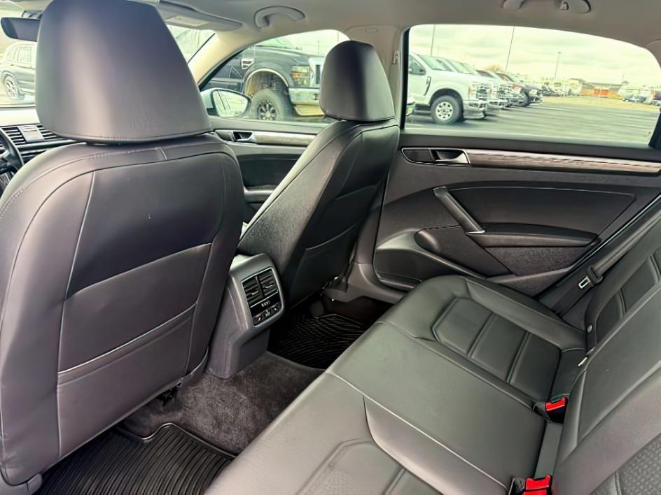 2018 SILVER /Titan Black Volkswagen Passat 2.0T SE (1VWBA7A35JC) with an 2L I-4 gasoline direct injection engine, AUTOMATIC transmission, located at 1235 N Woodruff Ave., Idaho Falls, 83401, (208) 523-1053, 43.507172, -112.000488 - 2018 Volkswagen Passat is a midsize sedan built for smooth, efficient daily driving. Powered by a 1.8L turbocharged I4 engine (VIN verified), it delivers balanced performance for commuting and highway travel. Front-wheel drive provides stable handling in everyday conditions. Inside, it features a to- Photo#22