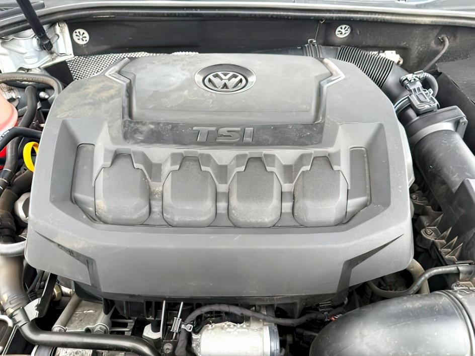 2018 SILVER /Titan Black Volkswagen Passat 2.0T SE (1VWBA7A35JC) with an 2L I-4 gasoline direct injection engine, AUTOMATIC transmission, located at 1235 N Woodruff Ave., Idaho Falls, 83401, (208) 523-1053, 43.507172, -112.000488 - 2018 Volkswagen Passat is a midsize sedan built for smooth, efficient daily driving. Powered by a 1.8L turbocharged I4 engine (VIN verified), it delivers balanced performance for commuting and highway travel. Front-wheel drive provides stable handling in everyday conditions. Inside, it features a to- Photo#23