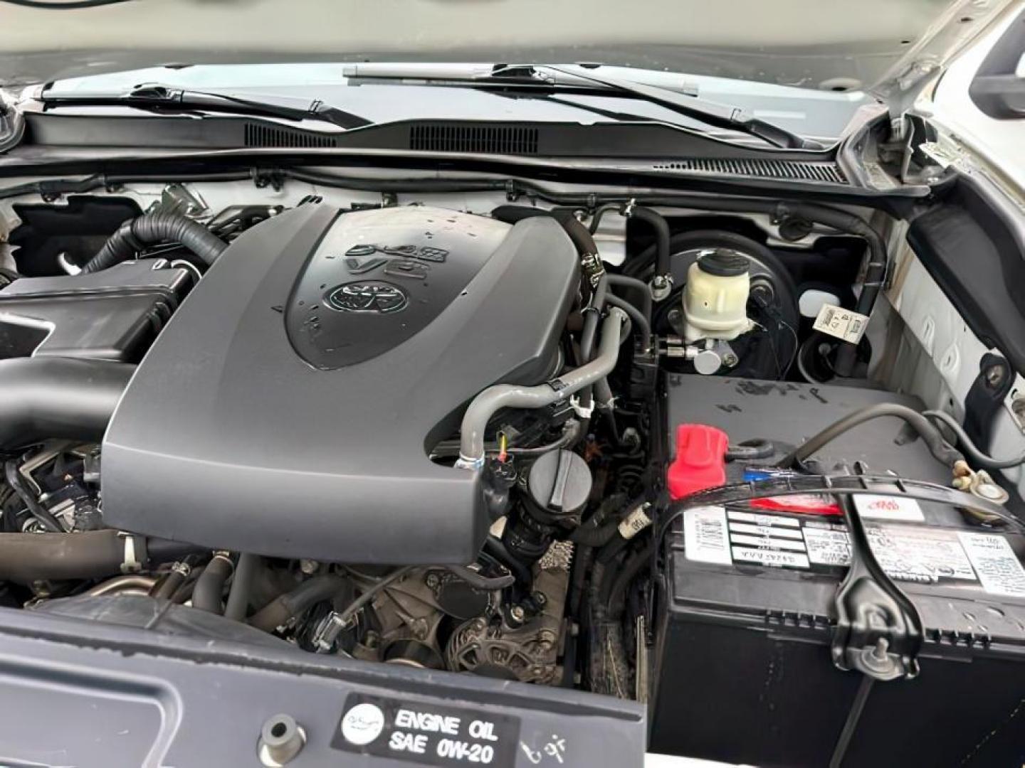 2016 Super White /Black/Red Toyota Tacoma (3TMDZ5BN8GM) with an 35L V-6 portdirect injection engine, Automatic transmission, located at 1175 N Woodruff Ave, Idaho Falls, ID, 83401, 43.506901, -111.999657 - At Timberline Auto, finding a great deal on your next vehicle is always easy! Our experienced sales staff's goal is to help find you the right vehicle at the right price! Our knowledgeable finance department has options for almost any credit score. We offer extended service contract options to prote - Photo#20