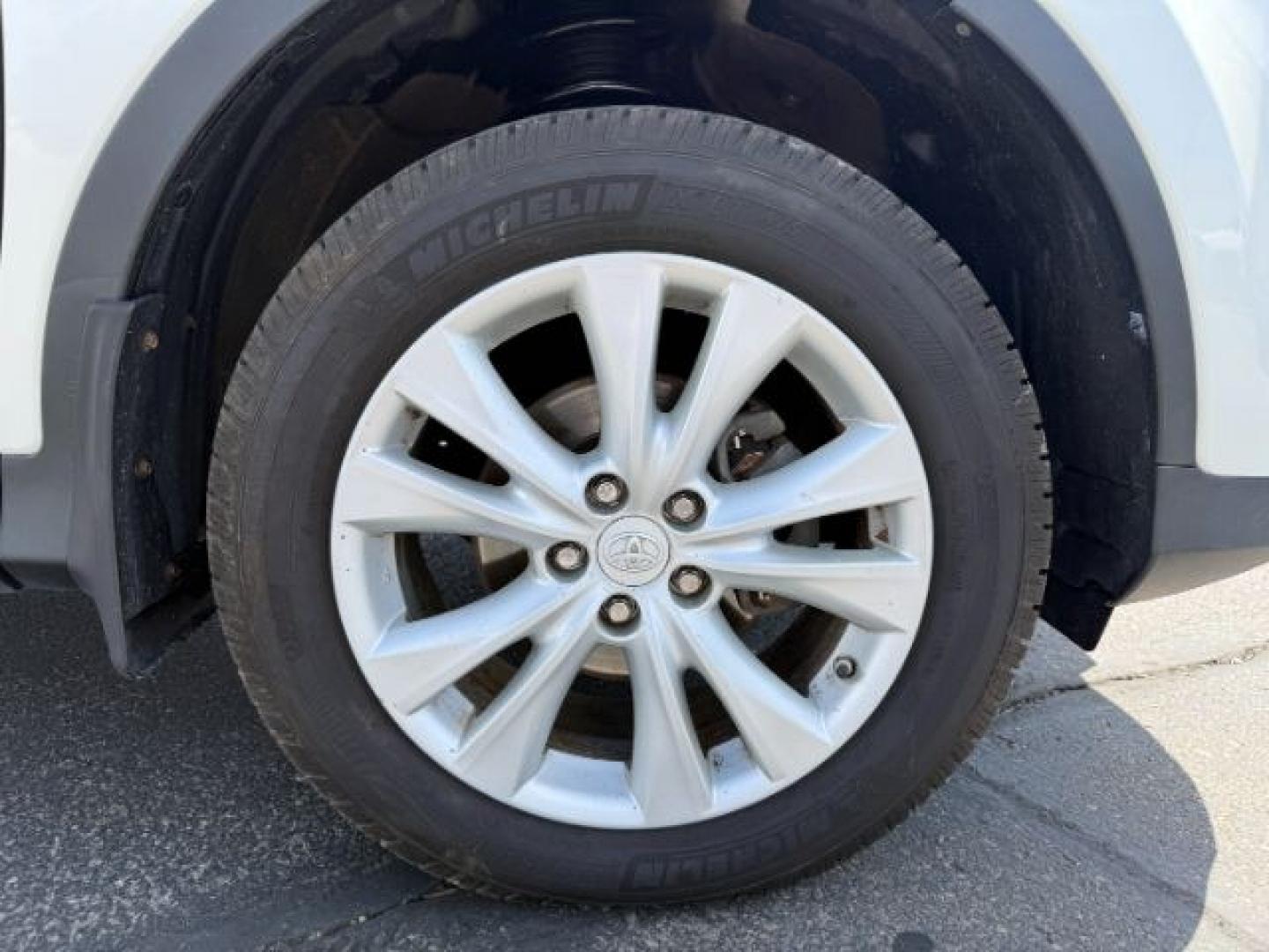 2013 WHITE /Black Toyota RAV4 (2T3DFREV8DW) with an 25L L4 DOHC 16V engine, Automatic transmission, located at 1175 N Woodruff Ave, Idaho Falls, ID, 83401, 43.506901, -111.999657 - Photo#41