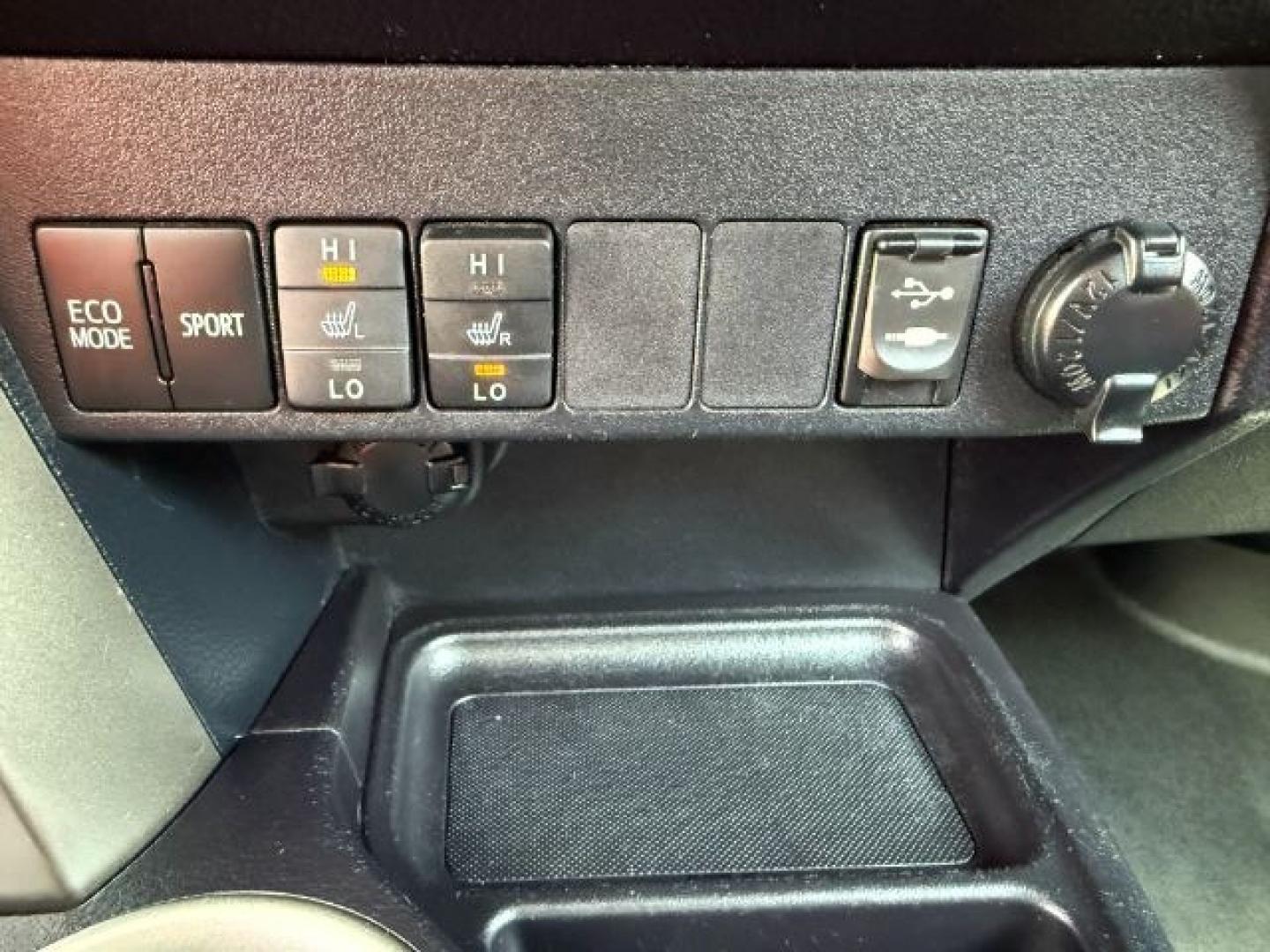 2013 WHITE /Black Toyota RAV4 (2T3DFREV8DW) with an 25L L4 DOHC 16V engine, Automatic transmission, located at 1175 N Woodruff Ave, Idaho Falls, ID, 83401, 43.506901, -111.999657 - Photo#48