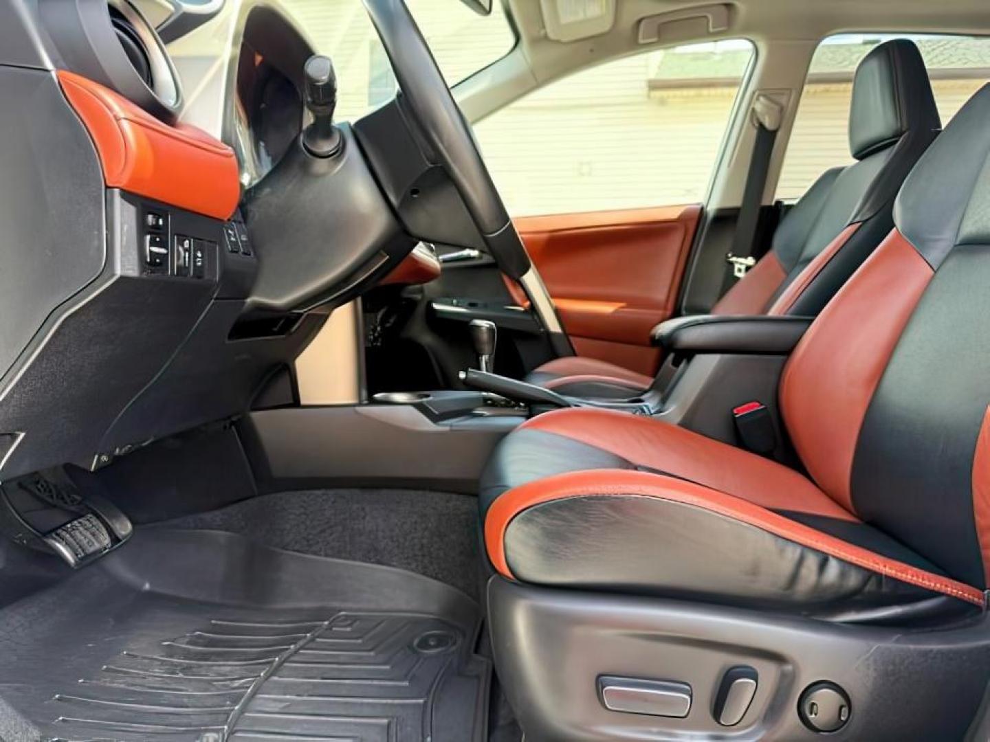 2013 WHITE /Black Toyota RAV4 (2T3DFREV8DW) with an 25L L4 DOHC 16V engine, Automatic transmission, located at 1175 N Woodruff Ave, Idaho Falls, ID, 83401, 43.506901, -111.999657 - Photo#14