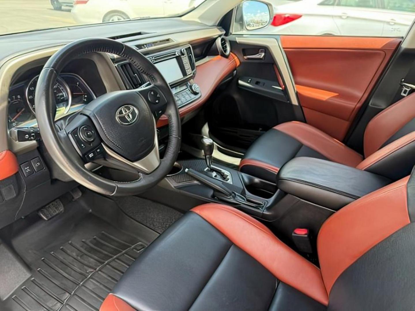 2013 WHITE /Black Toyota RAV4 (2T3DFREV8DW) with an 25L L4 DOHC 16V engine, Automatic transmission, located at 1175 N Woodruff Ave, Idaho Falls, ID, 83401, 43.506901, -111.999657 - Photo#15