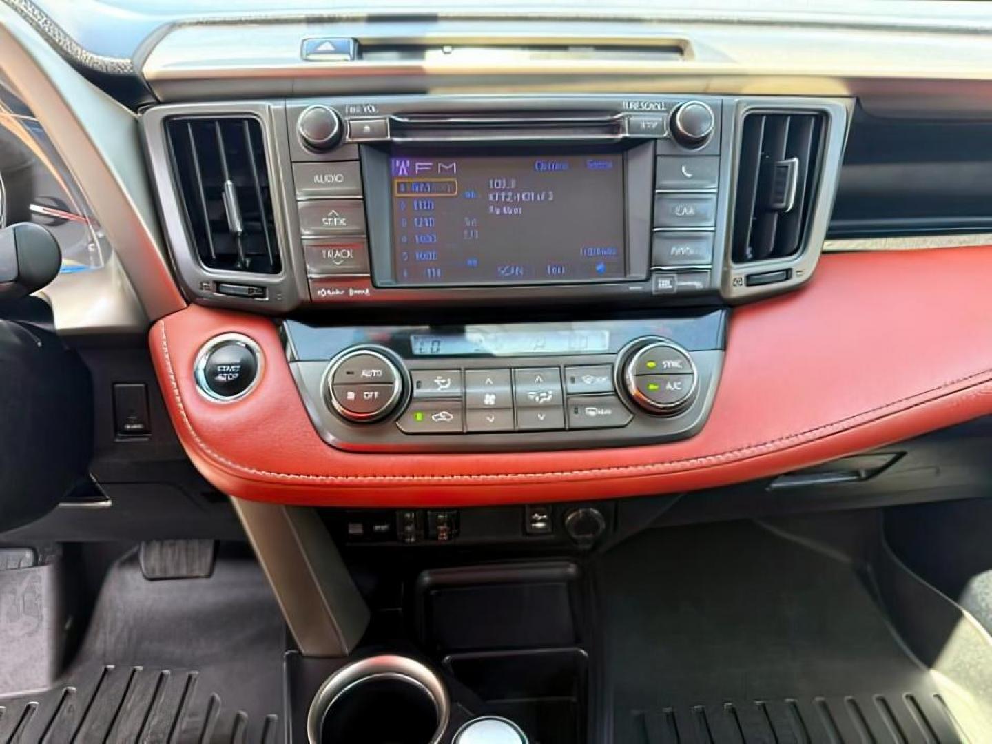 2013 WHITE /Black Toyota RAV4 (2T3DFREV8DW) with an 25L L4 DOHC 16V engine, Automatic transmission, located at 1175 N Woodruff Ave, Idaho Falls, ID, 83401, 43.506901, -111.999657 - Photo#17
