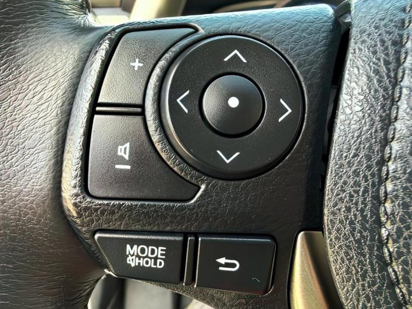 2013 WHITE /Black Toyota RAV4 (2T3DFREV8DW) with an 25L L4 DOHC 16V engine, Automatic transmission, located at 1175 N Woodruff Ave, Idaho Falls, ID, 83401, 43.506901, -111.999657 - Photo#22