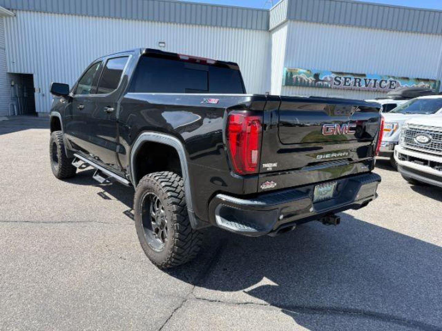 2020 Onyx Black /Jet Black GMC Sierra 1500 (1GTU9DEL6LZ) with an EcoTec3 62L V-8 gasoline direct injection engine, Automatic transmission, located at 1175 N Woodruff Ave, Idaho Falls, ID, 83401, 43.506901, -111.999657 - At Timberline Auto, finding a great deal on your next vehicle is always easy! Our experienced sales staff's goal is to help find you the right vehicle at the right price! Our knowledgeable finance department has options for almost any credit score. We offer extended service contract options to prote - Photo#31