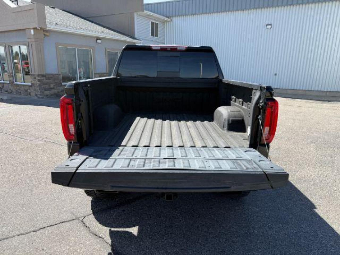 2020 Onyx Black /Jet Black GMC Sierra 1500 (1GTU9DEL6LZ) with an EcoTec3 62L V-8 gasoline direct injection engine, Automatic transmission, located at 1175 N Woodruff Ave, Idaho Falls, ID, 83401, 43.506901, -111.999657 - At Timberline Auto, finding a great deal on your next vehicle is always easy! Our experienced sales staff's goal is to help find you the right vehicle at the right price! Our knowledgeable finance department has options for almost any credit score. We offer extended service contract options to prote - Photo#35