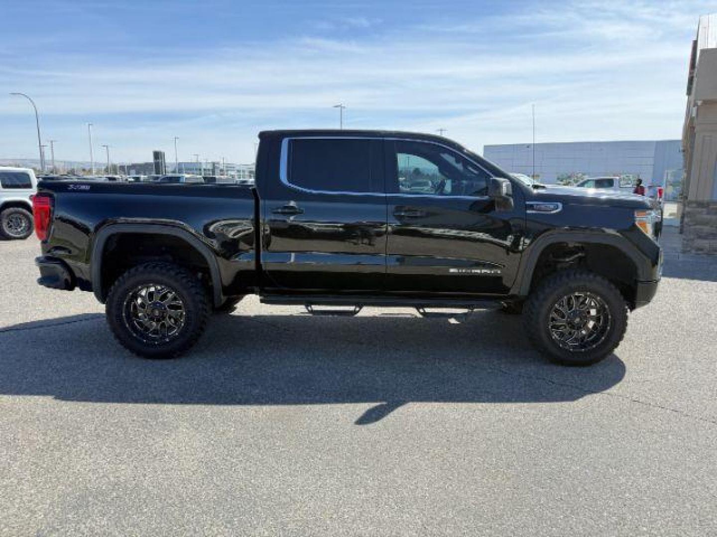 2020 Onyx Black /Jet Black GMC Sierra 1500 (1GTU9DEL6LZ) with an EcoTec3 62L V-8 gasoline direct injection engine, Automatic transmission, located at 1175 N Woodruff Ave, Idaho Falls, ID, 83401, 43.506901, -111.999657 - At Timberline Auto, finding a great deal on your next vehicle is always easy! Our experienced sales staff's goal is to help find you the right vehicle at the right price! Our knowledgeable finance department has options for almost any credit score. We offer extended service contract options to prote - Photo#37