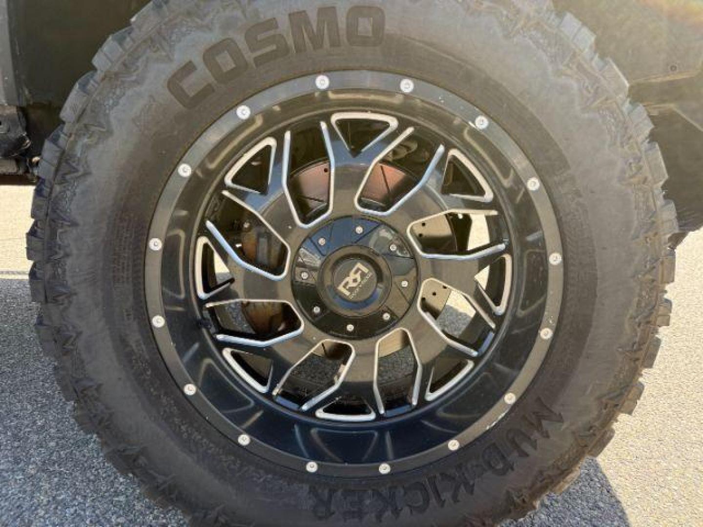 2020 Onyx Black /Jet Black GMC Sierra 1500 (1GTU9DEL6LZ) with an EcoTec3 62L V-8 gasoline direct injection engine, Automatic transmission, located at 1175 N Woodruff Ave, Idaho Falls, ID, 83401, 43.506901, -111.999657 - At Timberline Auto, finding a great deal on your next vehicle is always easy! Our experienced sales staff's goal is to help find you the right vehicle at the right price! Our knowledgeable finance department has options for almost any credit score. We offer extended service contract options to prote - Photo#41