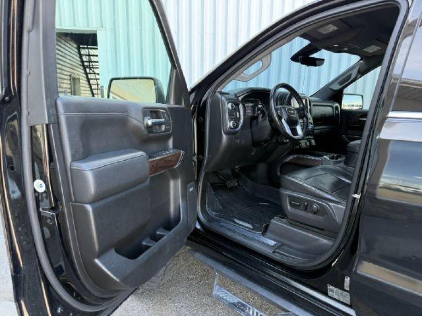 2020 Onyx Black /Jet Black GMC Sierra 1500 (1GTU9DEL6LZ) with an EcoTec3 62L V-8 gasoline direct injection engine, Automatic transmission, located at 1175 N Woodruff Ave, Idaho Falls, ID, 83401, 43.506901, -111.999657 - At Timberline Auto, finding a great deal on your next vehicle is always easy! Our experienced sales staff's goal is to help find you the right vehicle at the right price! Our knowledgeable finance department has options for almost any credit score. We offer extended service contract options to prote - Photo#42