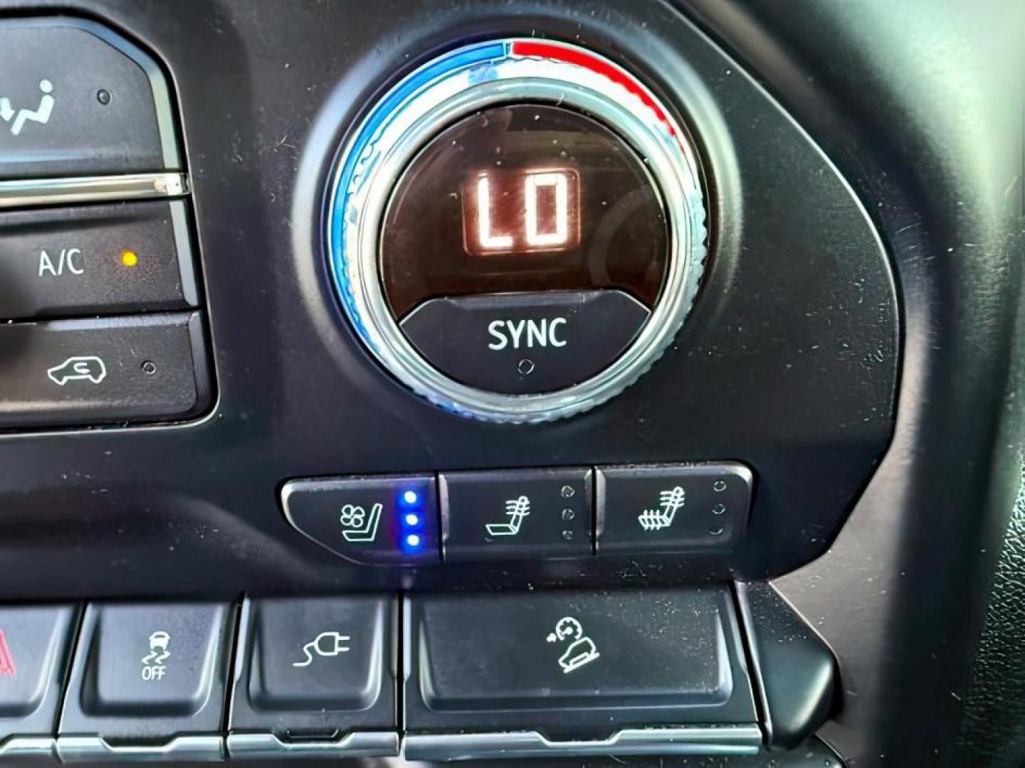 2020 Onyx Black /Jet Black GMC Sierra 1500 (1GTU9DEL6LZ) with an EcoTec3 62L V-8 gasoline direct injection engine, Automatic transmission, located at 1175 N Woodruff Ave, Idaho Falls, ID, 83401, 43.506901, -111.999657 - At Timberline Auto, finding a great deal on your next vehicle is always easy! Our experienced sales staff's goal is to help find you the right vehicle at the right price! Our knowledgeable finance department has options for almost any credit score. We offer extended service contract options to prote - Photo#20