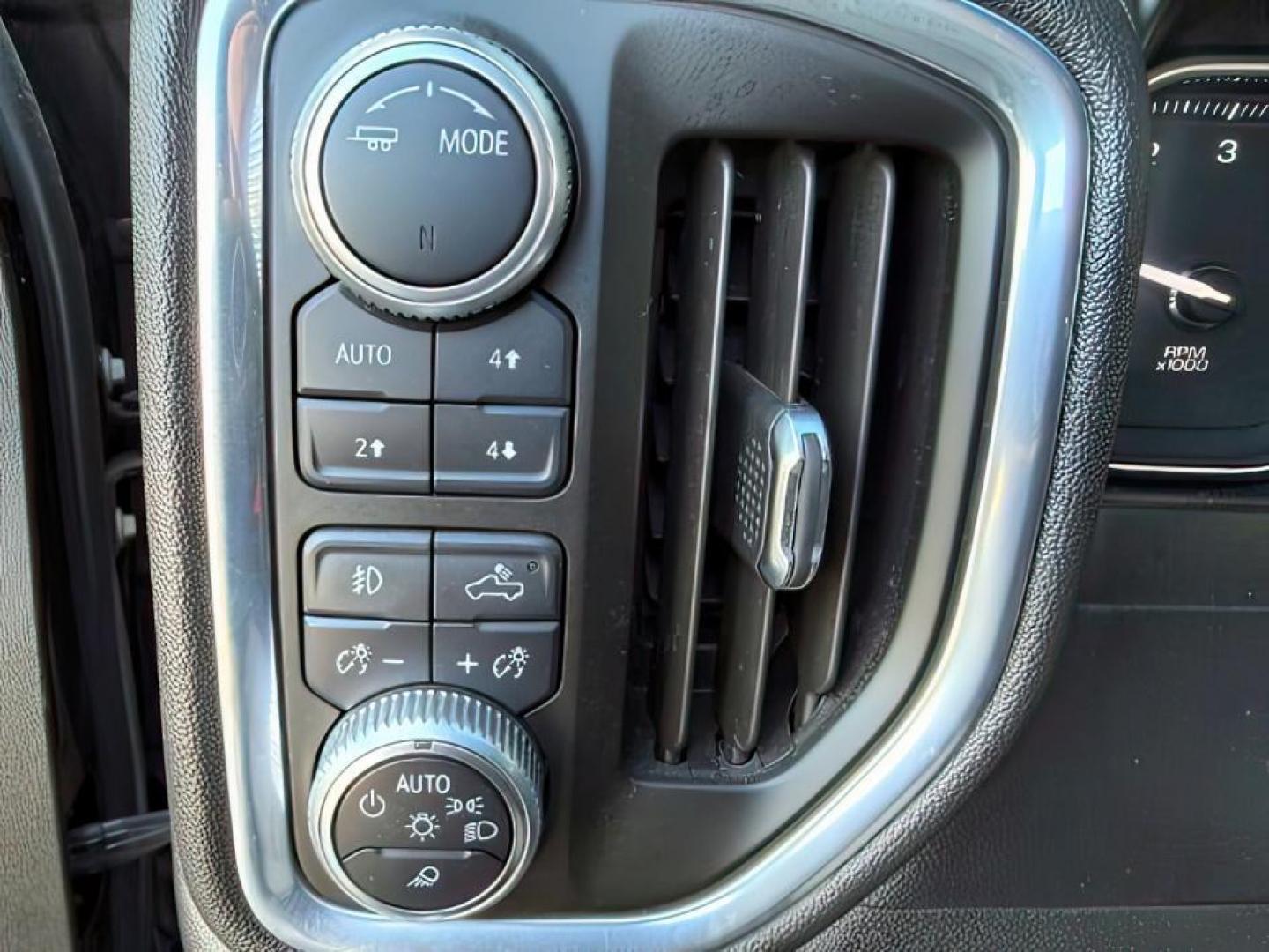 2020 Onyx Black /Jet Black GMC Sierra 1500 (1GTU9DEL6LZ) with an EcoTec3 62L V-8 gasoline direct injection engine, Automatic transmission, located at 1175 N Woodruff Ave, Idaho Falls, ID, 83401, 43.506901, -111.999657 - At Timberline Auto, finding a great deal on your next vehicle is always easy! Our experienced sales staff's goal is to help find you the right vehicle at the right price! Our knowledgeable finance department has options for almost any credit score. We offer extended service contract options to prote - Photo#22