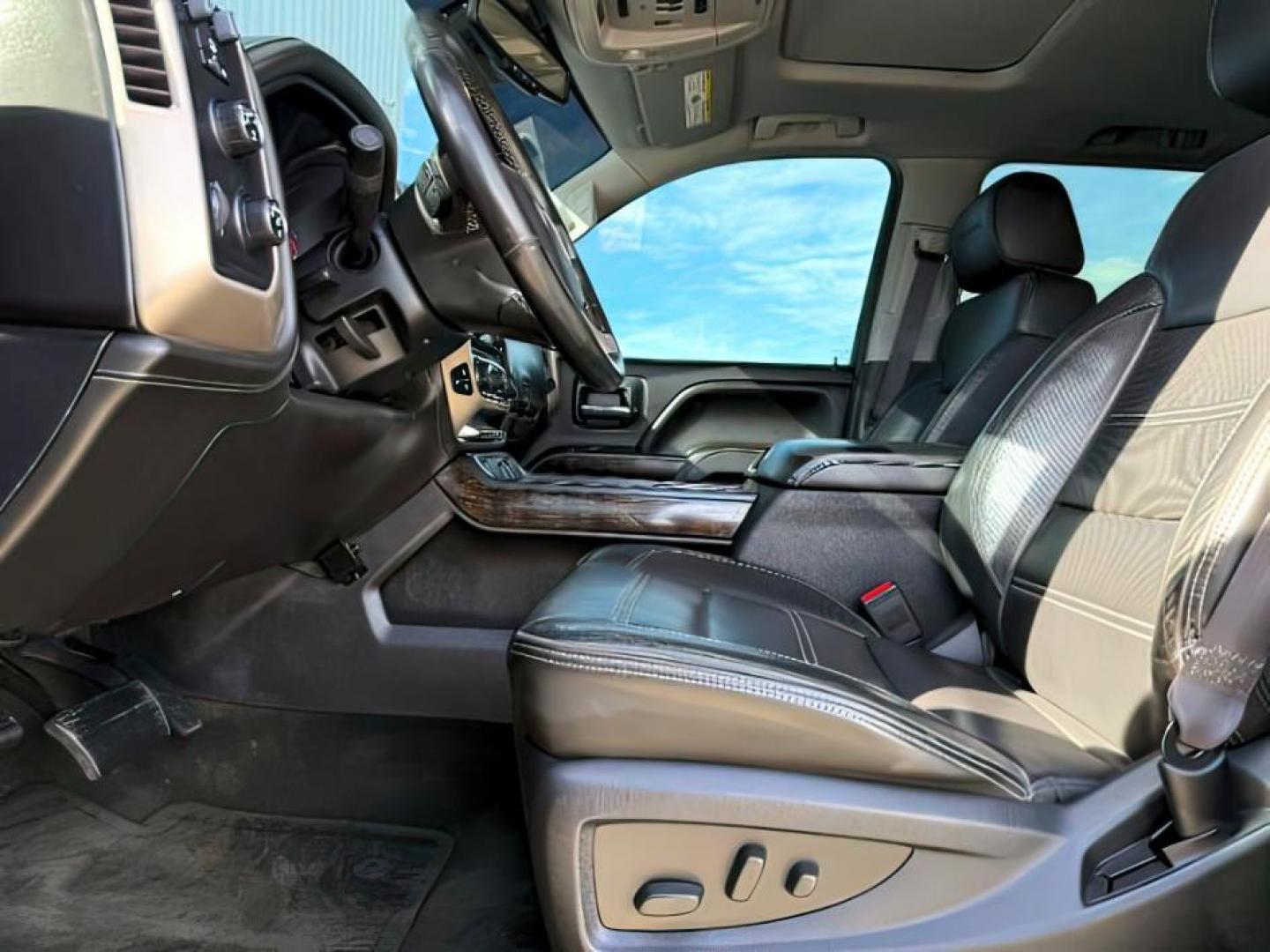 2015 Onyx Black /Jet Black GMC Sierra 1500 (3GTU2WEJ6FG) with an EcoTec3 62L V-8 gasoline direct injection engine, Automatic transmission, located at 1175 N Woodruff Ave, Idaho Falls, ID, 83401, 43.506901, -111.999657 - At Timberline Auto, finding a great deal on your next vehicle is always easy! Our experienced sales staff's goal is to help find you the right vehicle at the right price! Our knowledgeable finance department has options for almost any credit score. We offer extended service contract options to prote - Photo#11