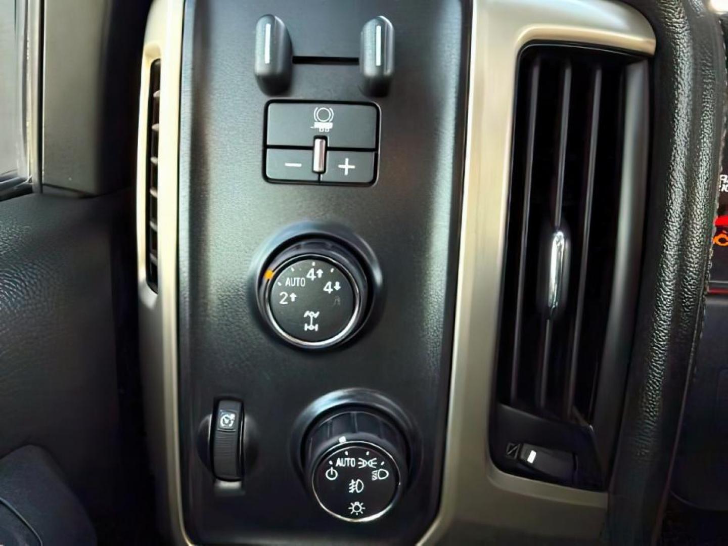 2015 Onyx Black /Jet Black GMC Sierra 1500 (3GTU2WEJ6FG) with an EcoTec3 62L V-8 gasoline direct injection engine, Automatic transmission, located at 1175 N Woodruff Ave, Idaho Falls, ID, 83401, 43.506901, -111.999657 - At Timberline Auto, finding a great deal on your next vehicle is always easy! Our experienced sales staff's goal is to help find you the right vehicle at the right price! Our knowledgeable finance department has options for almost any credit score. We offer extended service contract options to prote - Photo#19