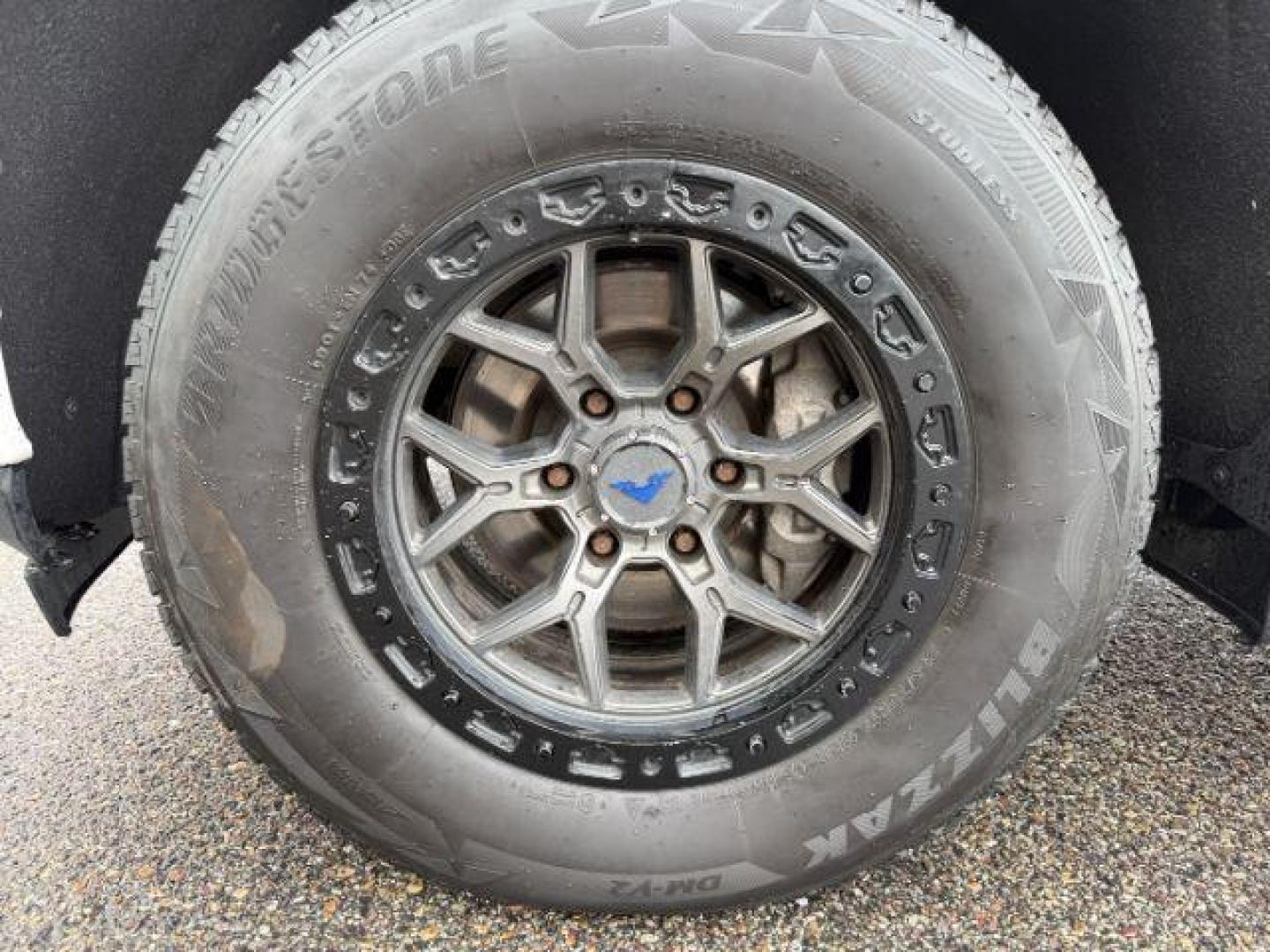 2019 WHITE /Jet Black Chevrolet Silverado 1500 (3GCUYEED7KG) with an EcoTec3 53L V-8 gasoline direct injection engine, Automatic transmission, located at 1175 N Woodruff Ave, Idaho Falls, ID, 83401, 43.506901, -111.999657 - At Timberline Auto, finding a great deal on your next vehicle is always easy! Our experienced sales staff's goal is to help find you the right vehicle at the right price! Our knowledgeable finance department has options for almost any credit score. We offer extended service contract options to prote - Photo#36