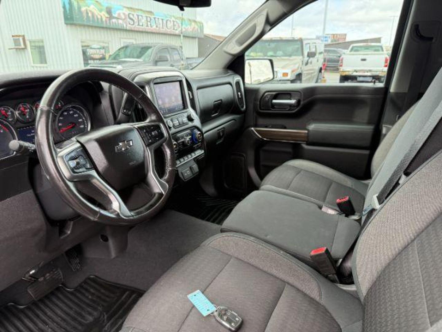2019 WHITE /Jet Black Chevrolet Silverado 1500 (3GCUYEED7KG) with an EcoTec3 53L V-8 gasoline direct injection engine, Automatic transmission, located at 1175 N Woodruff Ave, Idaho Falls, ID, 83401, 43.506901, -111.999657 - At Timberline Auto, finding a great deal on your next vehicle is always easy! Our experienced sales staff's goal is to help find you the right vehicle at the right price! Our knowledgeable finance department has options for almost any credit score. We offer extended service contract options to prote - Photo#39