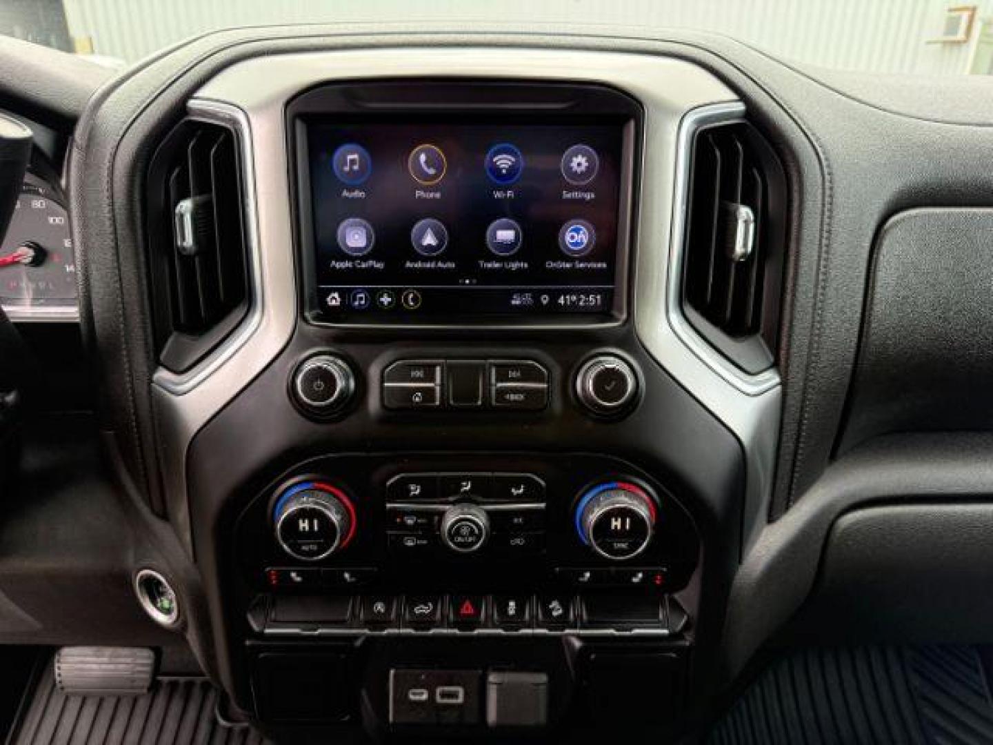 2019 WHITE /Jet Black Chevrolet Silverado 1500 (3GCUYEED7KG) with an EcoTec3 53L V-8 gasoline direct injection engine, Automatic transmission, located at 1175 N Woodruff Ave, Idaho Falls, ID, 83401, 43.506901, -111.999657 - At Timberline Auto, finding a great deal on your next vehicle is always easy! Our experienced sales staff's goal is to help find you the right vehicle at the right price! Our knowledgeable finance department has options for almost any credit score. We offer extended service contract options to prote - Photo#41