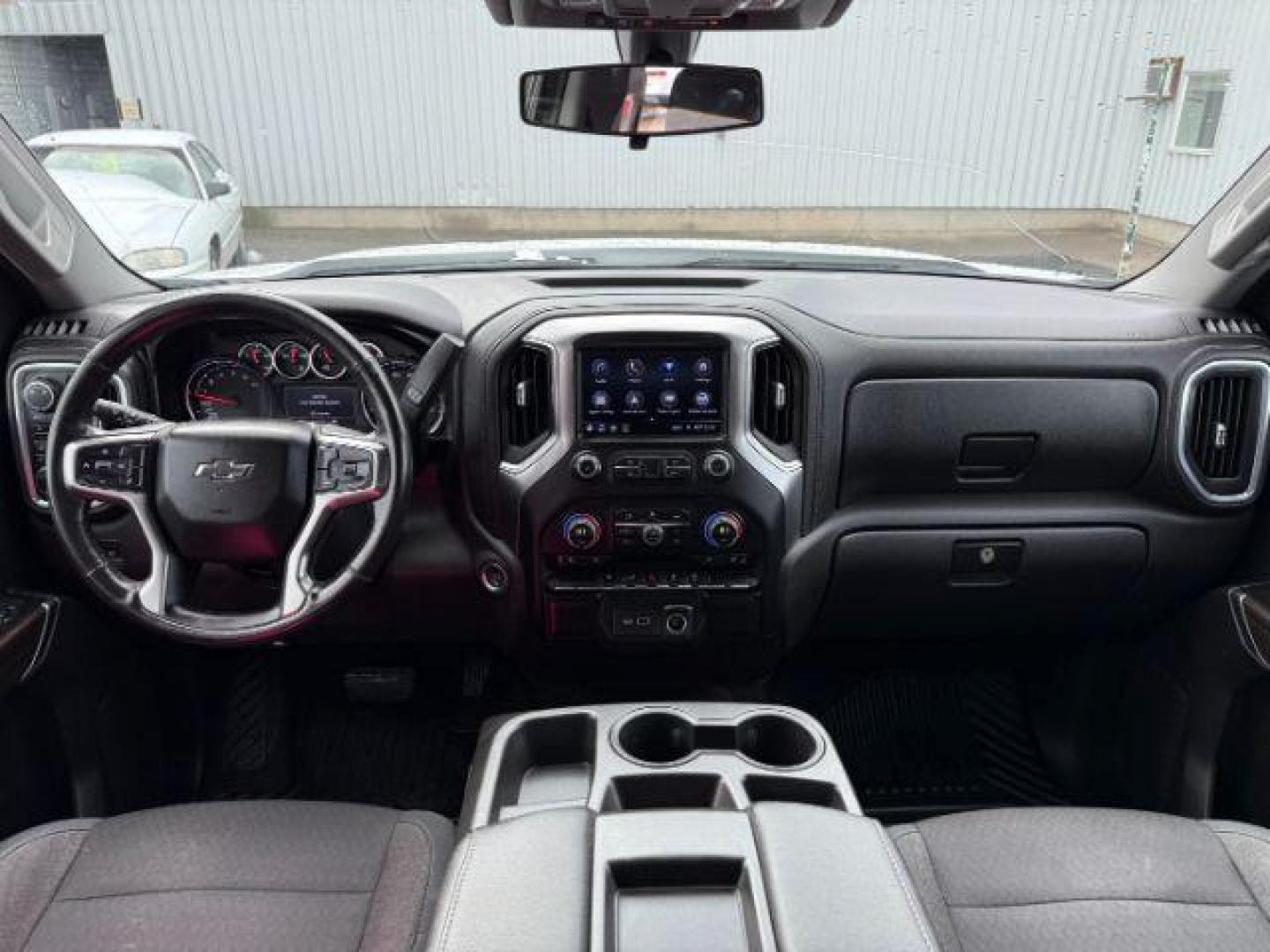 2019 WHITE /Jet Black Chevrolet Silverado 1500 (3GCUYEED7KG) with an EcoTec3 53L V-8 gasoline direct injection engine, Automatic transmission, located at 1175 N Woodruff Ave, Idaho Falls, ID, 83401, 43.506901, -111.999657 - At Timberline Auto, finding a great deal on your next vehicle is always easy! Our experienced sales staff's goal is to help find you the right vehicle at the right price! Our knowledgeable finance department has options for almost any credit score. We offer extended service contract options to prote - Photo#48
