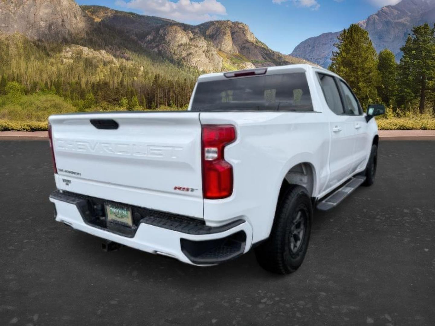 2019 WHITE /Jet Black Chevrolet Silverado 1500 (3GCUYEED7KG) with an EcoTec3 53L V-8 gasoline direct injection engine, Automatic transmission, located at 1175 N Woodruff Ave, Idaho Falls, ID, 83401, 43.506901, -111.999657 - At Timberline Auto, finding a great deal on your next vehicle is always easy! Our experienced sales staff's goal is to help find you the right vehicle at the right price! Our knowledgeable finance department has options for almost any credit score. We offer extended service contract options to prote - Photo#6