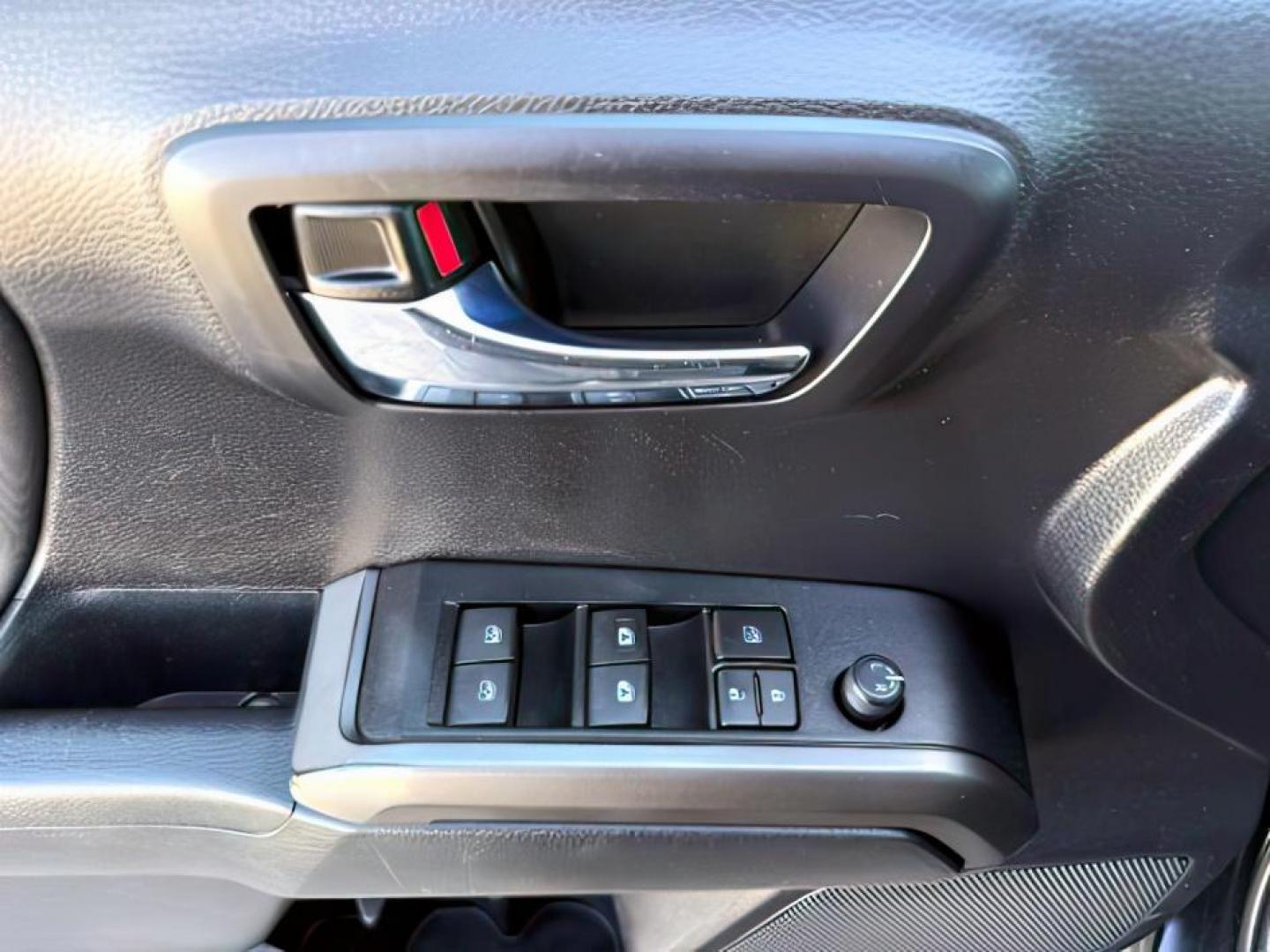 2021 Midnight Black Metallic /Black/Gun Metal Toyota Tacoma 4WD (3TMCZ5AN1MM) with an 35L V-6 portdirect injection engine, Automatic transmission, located at 1175 N Woodruff Ave, Idaho Falls, ID, 83401, 43.506901, -111.999657 - At Timberline Auto, finding a great deal on your next vehicle is always easy! Our experienced sales staff's goal is to help find you the right vehicle at the right price! Our knowledgeable finance department has options for almost any credit score. We offer extended service contract options to prote - Photo#21