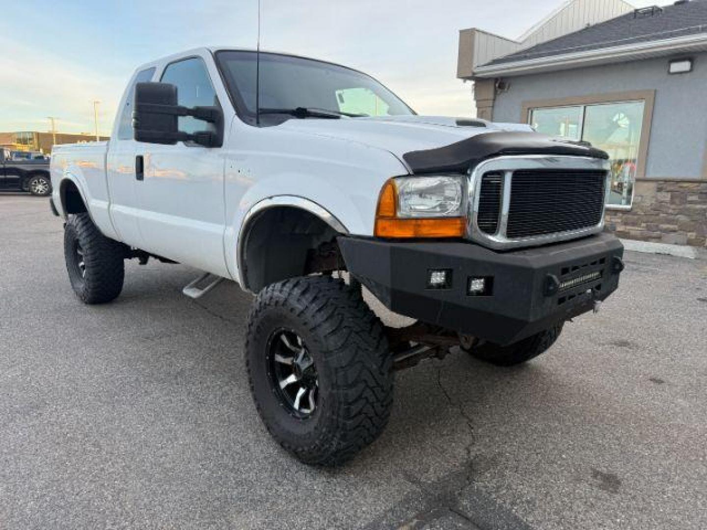 1999 WHITE /Medium Graphite Ford F-350 (1FTSX31F0XE) with an 73L V-8 diesel direct injection engine, Manual transmission, located at 1175 N Woodruff Ave, Idaho Falls, ID, 83401, 43.506901, -111.999657 - At Timberline Auto, finding a great deal on your next vehicle is always easy! Our experienced sales staff's goal is to help find you the right vehicle at the right price! Our knowledgeable finance department has options for almost any credit score. We offer extended service contract options to prote - Photo#19