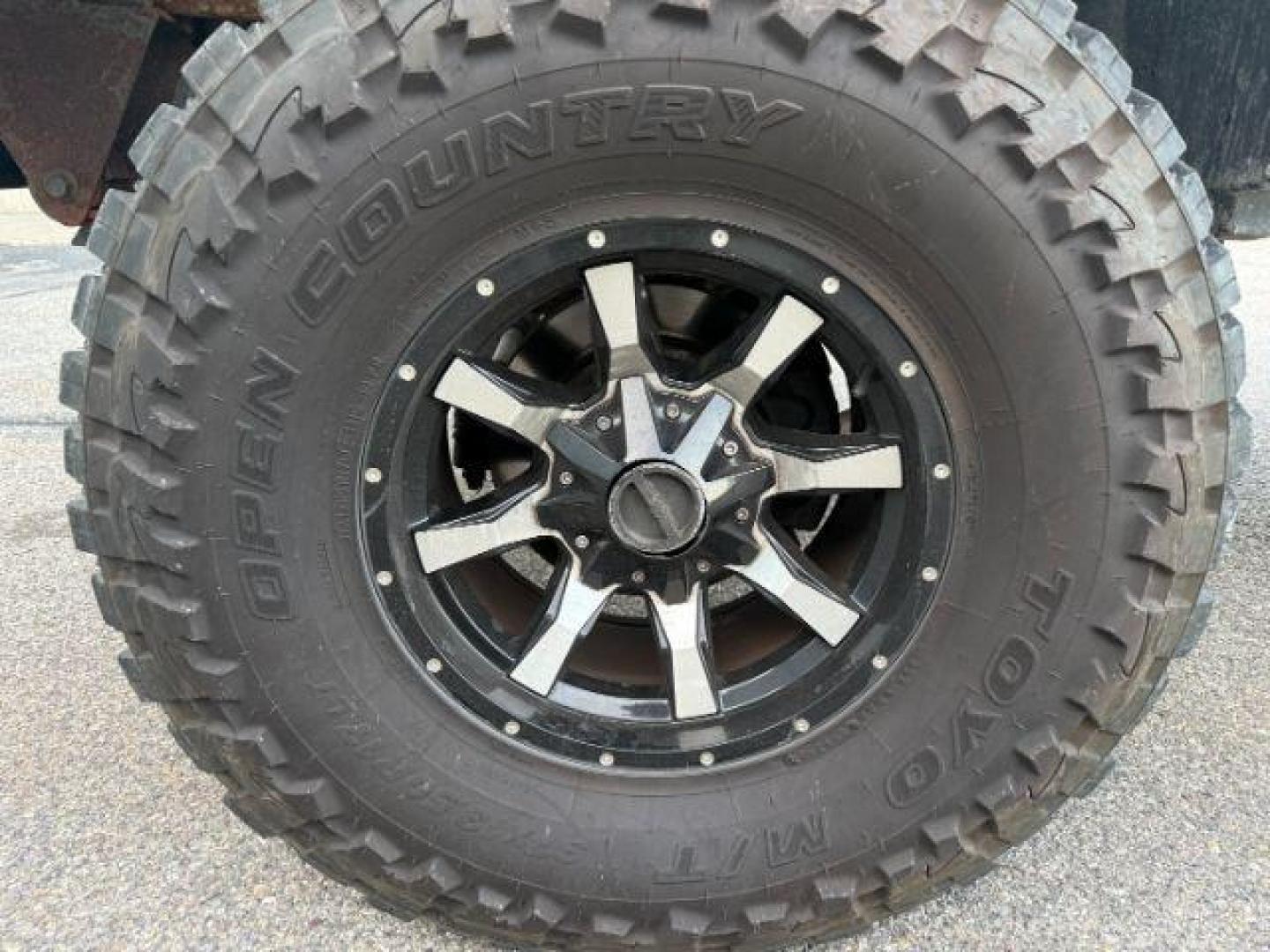 1999 WHITE /Medium Graphite Ford F-350 (1FTSX31F0XE) with an 73L V-8 diesel direct injection engine, Manual transmission, located at 1175 N Woodruff Ave, Idaho Falls, ID, 83401, 43.506901, -111.999657 - At Timberline Auto, finding a great deal on your next vehicle is always easy! Our experienced sales staff's goal is to help find you the right vehicle at the right price! Our knowledgeable finance department has options for almost any credit score. We offer extended service contract options to prote - Photo#22