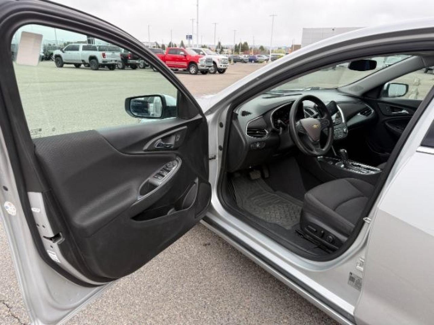 2019 SILVER /Jet Black Chevrolet Malibu LT (1G1ZD5ST3KF) with an ECOTEC 1.5L I-4 gasoline direct injection engine, AUTOMATIC transmission, located at 1235 N Woodruff Ave., Idaho Falls, 83401, (208) 523-1053, 43.507172, -112.000488 - Photo#36