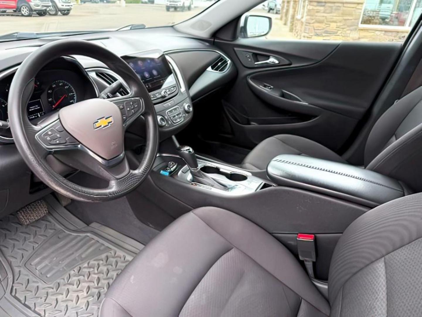 2019 SILVER /Jet Black Chevrolet Malibu LT (1G1ZD5ST3KF) with an ECOTEC 1.5L I-4 gasoline direct injection engine, AUTOMATIC transmission, located at 1235 N Woodruff Ave., Idaho Falls, 83401, (208) 523-1053, 43.507172, -112.000488 - Photo#13