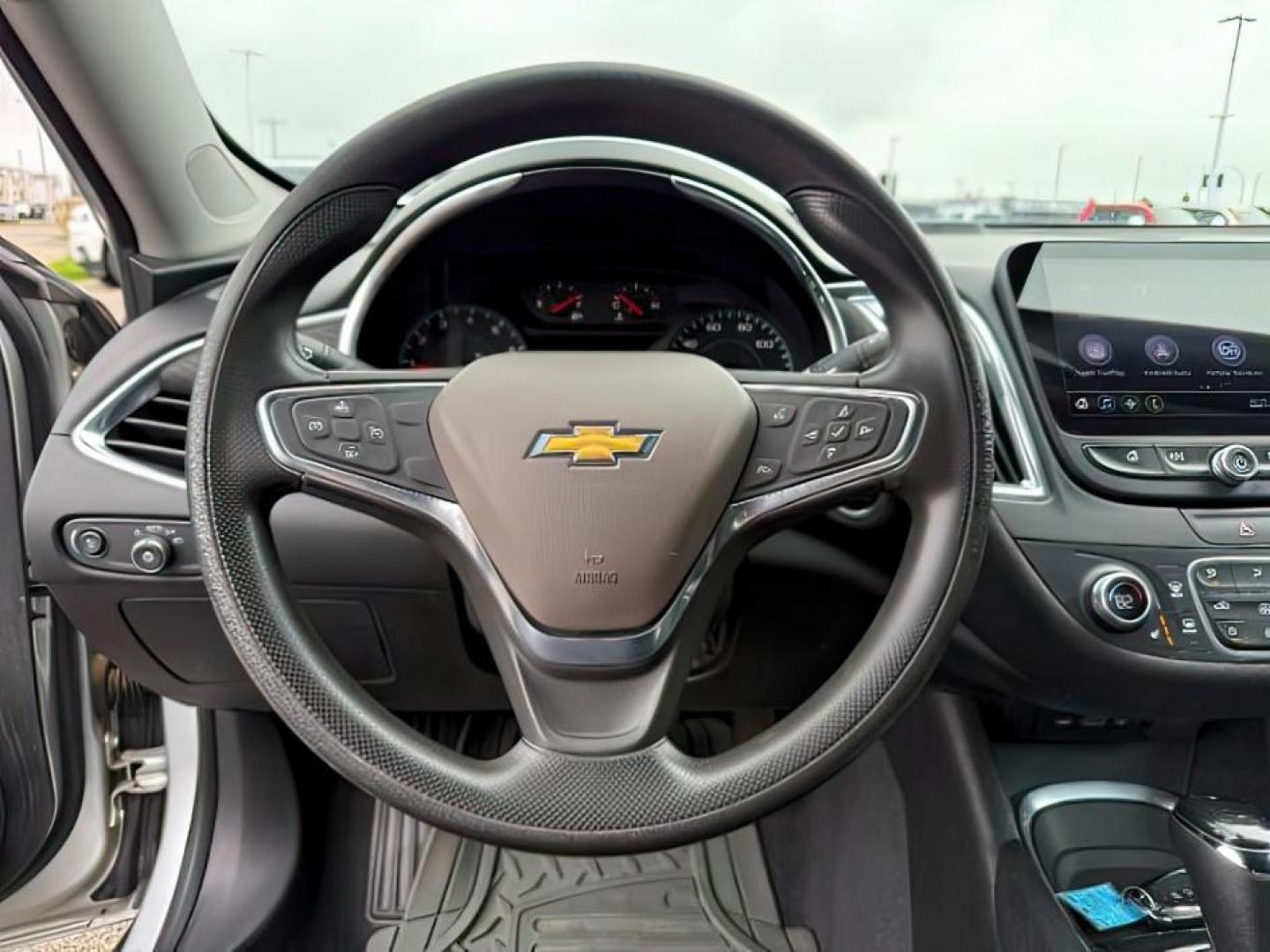 2019 SILVER /Jet Black Chevrolet Malibu LT (1G1ZD5ST3KF) with an ECOTEC 1.5L I-4 gasoline direct injection engine, AUTOMATIC transmission, located at 1235 N Woodruff Ave., Idaho Falls, 83401, (208) 523-1053, 43.507172, -112.000488 - Photo#14