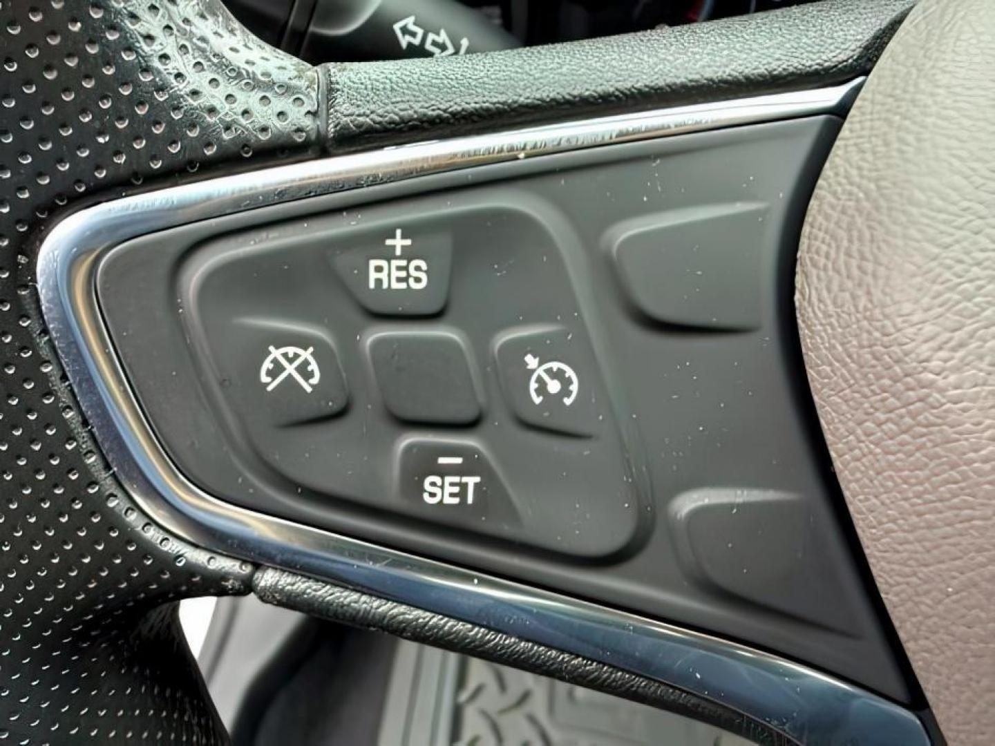 2019 SILVER /Jet Black Chevrolet Malibu LT (1G1ZD5ST3KF) with an ECOTEC 1.5L I-4 gasoline direct injection engine, AUTOMATIC transmission, located at 1235 N Woodruff Ave., Idaho Falls, 83401, (208) 523-1053, 43.507172, -112.000488 - Photo#19