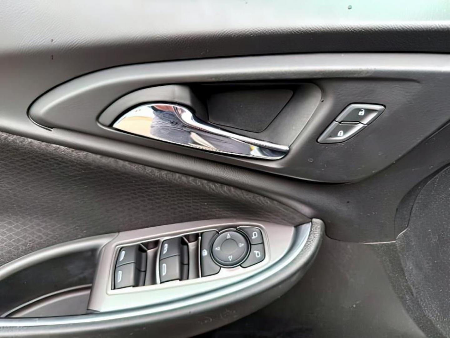 2019 SILVER /Jet Black Chevrolet Malibu LT (1G1ZD5ST3KF) with an ECOTEC 1.5L I-4 gasoline direct injection engine, AUTOMATIC transmission, located at 1235 N Woodruff Ave., Idaho Falls, 83401, (208) 523-1053, 43.507172, -112.000488 - Photo#21