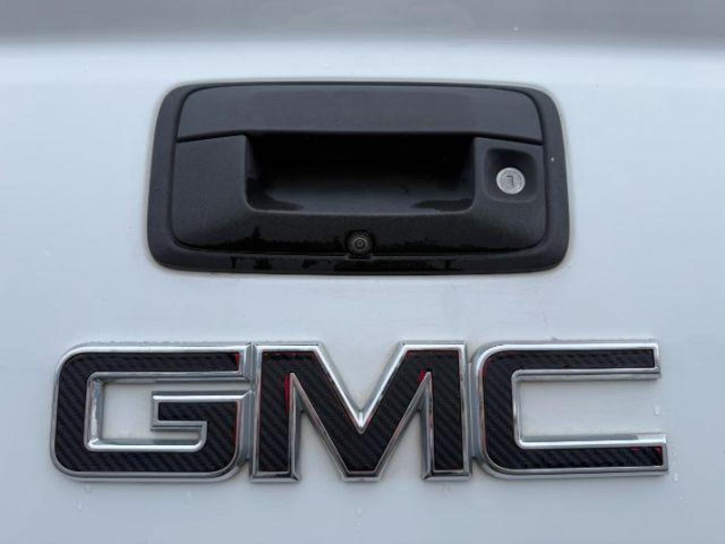 2019 WHITE /Jet Black GMC Canyon (1GTG5CEN4K1) with an 36L V-6 gasoline direct injection engine, Automatic transmission, located at 1175 N Woodruff Ave, Idaho Falls, ID, 83401, 43.506901, -111.999657 - At Timberline Auto, finding a great deal on your next vehicle is always easy! Our experienced sales staff's goal is to help find you the right vehicle at the right price! Our knowledgeable finance department has options for almost any credit score. We offer extended service contract options to prote - Photo#29