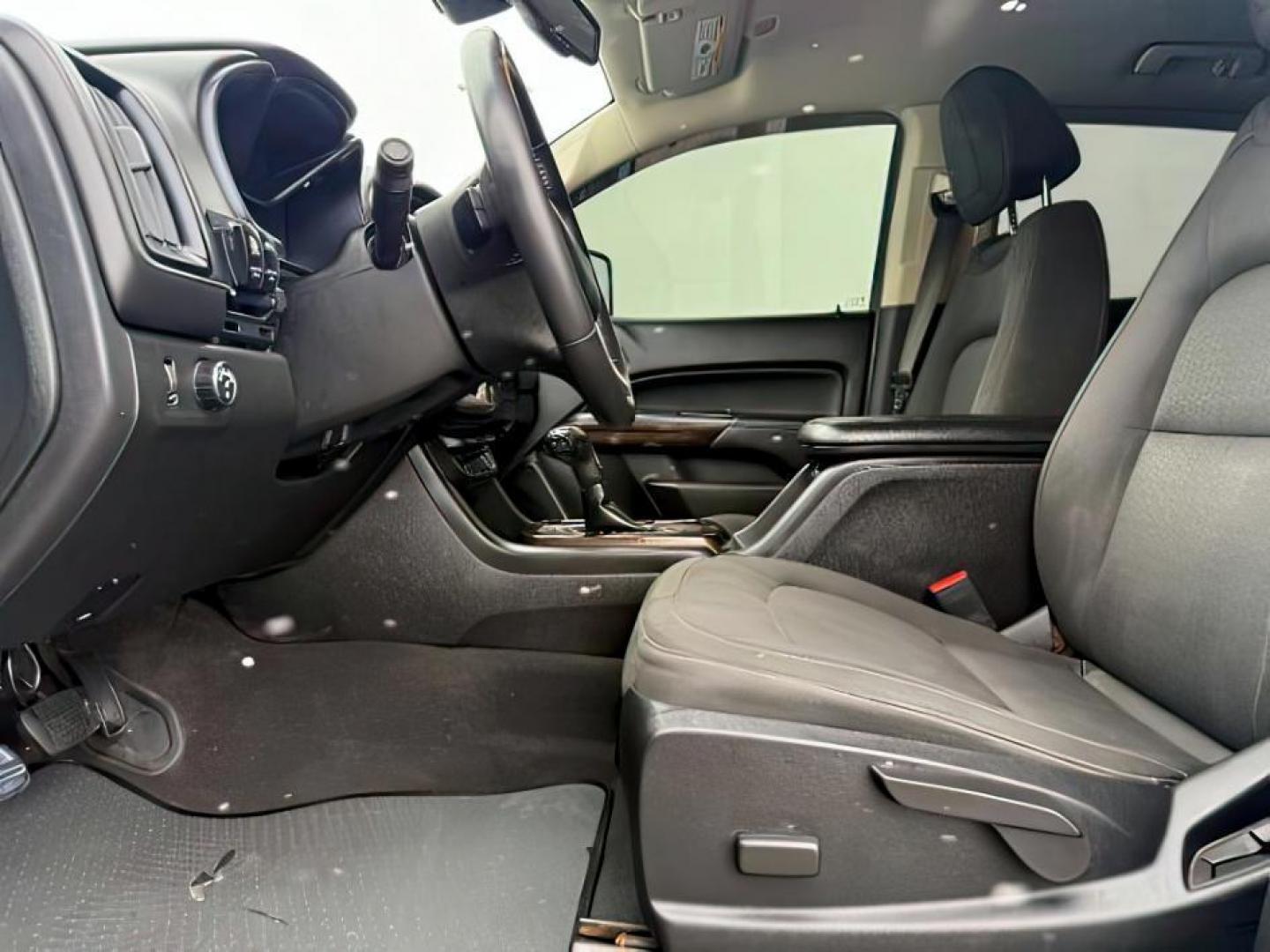 2019 WHITE /Jet Black GMC Canyon (1GTG5CEN4K1) with an 36L V-6 gasoline direct injection engine, Automatic transmission, located at 1175 N Woodruff Ave, Idaho Falls, ID, 83401, 43.506901, -111.999657 - At Timberline Auto, finding a great deal on your next vehicle is always easy! Our experienced sales staff's goal is to help find you the right vehicle at the right price! Our knowledgeable finance department has options for almost any credit score. We offer extended service contract options to prote - Photo#13