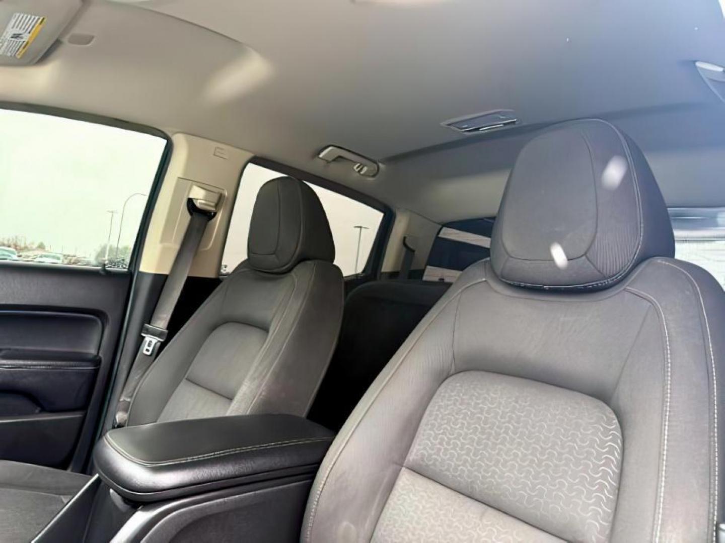 2019 WHITE /Jet Black GMC Canyon (1GTG5CEN4K1) with an 36L V-6 gasoline direct injection engine, Automatic transmission, located at 1175 N Woodruff Ave, Idaho Falls, ID, 83401, 43.506901, -111.999657 - At Timberline Auto, finding a great deal on your next vehicle is always easy! Our experienced sales staff's goal is to help find you the right vehicle at the right price! Our knowledgeable finance department has options for almost any credit score. We offer extended service contract options to prote - Photo#19