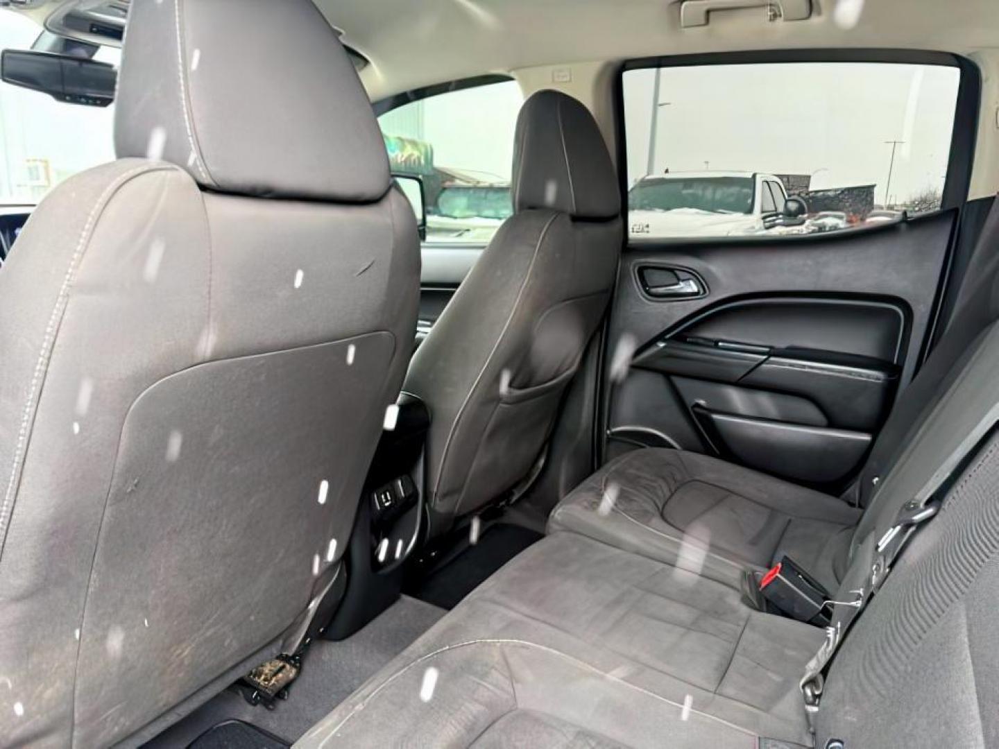 2019 WHITE /Jet Black GMC Canyon (1GTG5CEN4K1) with an 36L V-6 gasoline direct injection engine, Automatic transmission, located at 1175 N Woodruff Ave, Idaho Falls, ID, 83401, 43.506901, -111.999657 - At Timberline Auto, finding a great deal on your next vehicle is always easy! Our experienced sales staff's goal is to help find you the right vehicle at the right price! Our knowledgeable finance department has options for almost any credit score. We offer extended service contract options to prote - Photo#23