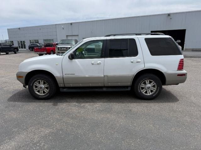 2002 WHITE /CLOTH Mercury Mountaineer BASE (4M2ZU86E52Z) with an 4.0L V6 engine, AUTOMATIC transmission, located at 1235 N Woodruff Ave., Idaho Falls, 83401, (208) 523-1053, 43.507172, -112.000488 - At Timberline Auto, finding a great deal on your next vehicle is always easy! Our experienced sales staff goal is to help find you the right vehicle at the right price! Our knowledgeable finance department has options for almost any credit score. We offer extended service contract options to prot - Photo#2