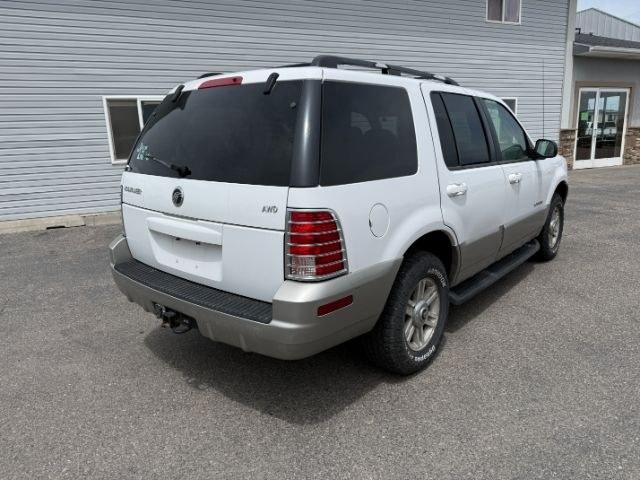 2002 WHITE /CLOTH Mercury Mountaineer BASE (4M2ZU86E52Z) with an 4.0L V6 engine, AUTOMATIC transmission, located at 1235 N Woodruff Ave., Idaho Falls, 83401, (208) 523-1053, 43.507172, -112.000488 - At Timberline Auto, finding a great deal on your next vehicle is always easy! Our experienced sales staff goal is to help find you the right vehicle at the right price! Our knowledgeable finance department has options for almost any credit score. We offer extended service contract options to prot - Photo#5