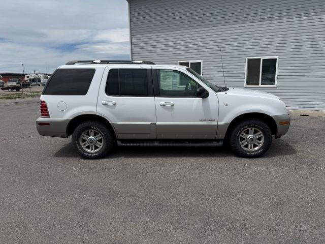 2002 WHITE /CLOTH Mercury Mountaineer BASE (4M2ZU86E52Z) with an 4.0L V6 engine, AUTOMATIC transmission, located at 1235 N Woodruff Ave., Idaho Falls, 83401, (208) 523-1053, 43.507172, -112.000488 - At Timberline Auto, finding a great deal on your next vehicle is always easy! Our experienced sales staff goal is to help find you the right vehicle at the right price! Our knowledgeable finance department has options for almost any credit score. We offer extended service contract options to prot - Photo#6