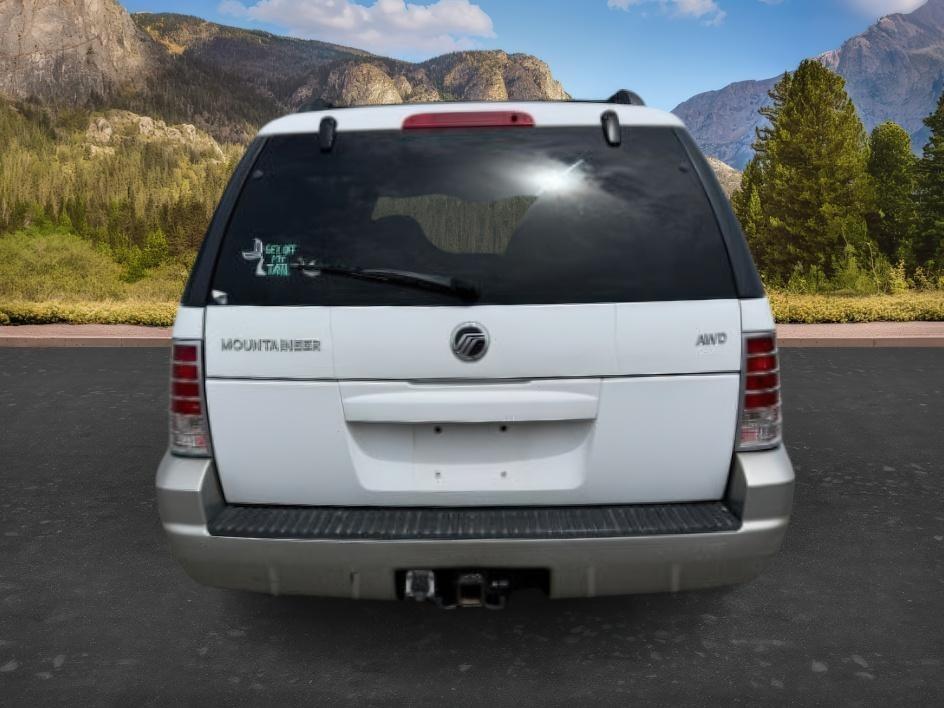2002 WHITE /CLOTH Mercury Mountaineer BASE (4M2ZU86E52Z) with an 4.0L V6 engine, AUTOMATIC transmission, located at 1235 N Woodruff Ave., Idaho Falls, 83401, (208) 523-1053, 43.507172, -112.000488 - 2002 Mercury Mountaineer AWD combines traditional SUV capability with upscale comfort. Powered by a 4.0L V6 and automatic transmission, it offers all-wheel drive confidence, leather seating, automatic climate control, power front seats, and a premium audio system. Spacious seating and flexible cargo- Photo#3