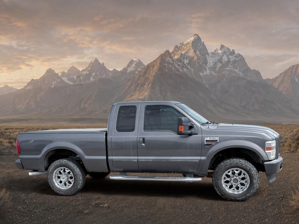 2008 Dark Stone Clearcoat Metallic /Black Ford F-250 XLT (1FTSX21R38E) with an V8, 6.4L engine, Automatic transmission, located at 1175 N Woodruff Ave, Idaho Falls, ID, 83401, 43.506901, -111.999657 - <b>Vehicle Details</b><br>This 2008 Ford F-250 Super Duty XLT is a heavy-duty pickup built to handle demanding jobs and weekend adventures with confidence. Equipped with 4WD and a powerful V8 6.4L Diesel engine, this Super Duty delivers the strength, torque, and durability drivers expect from a Ford- Photo#5