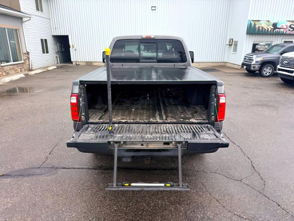 2008 GRAY /Black Ford F-250 XLT (1FTSX21R38E) with an Powerstroke 6.4L V-8 diesel direct injection engine, AUTOMATIC transmission, located at 1235 N Woodruff Ave., Idaho Falls, 83401, (208) 523-1053, 43.507172, -112.000488- Photo#4