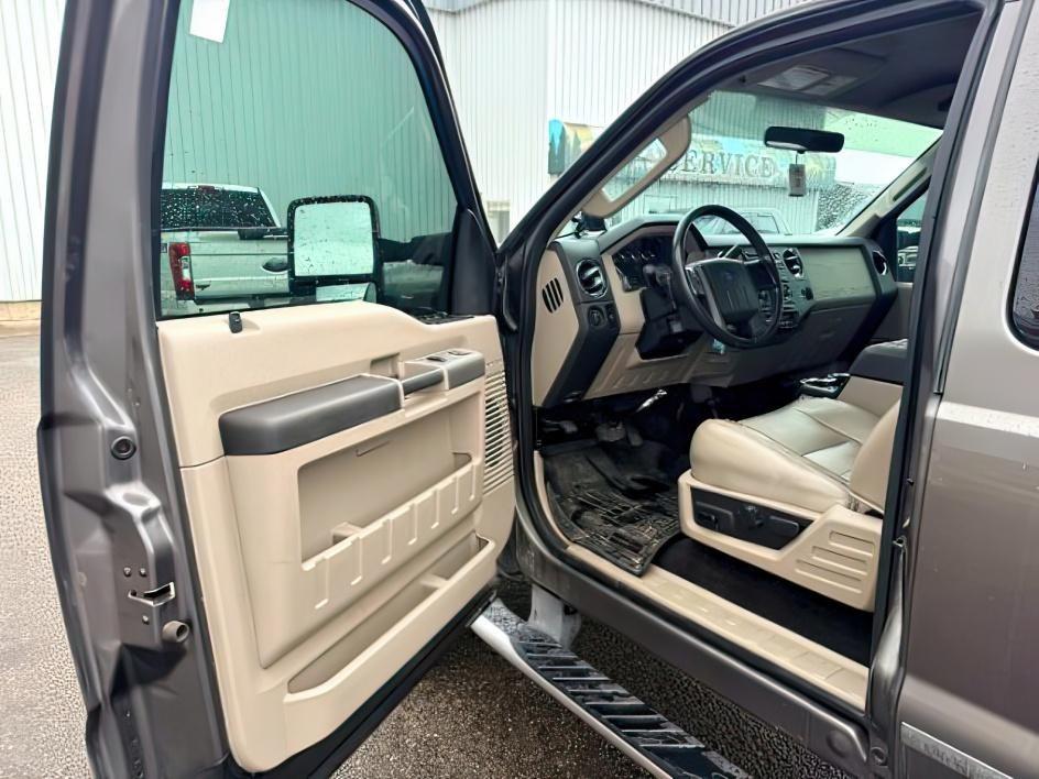2008 GRAY /Black Ford F-250 XLT (1FTSX21R38E) with an Powerstroke 6.4L V-8 diesel direct injection engine, AUTOMATIC transmission, located at 1235 N Woodruff Ave., Idaho Falls, 83401, (208) 523-1053, 43.507172, -112.000488- Photo#11