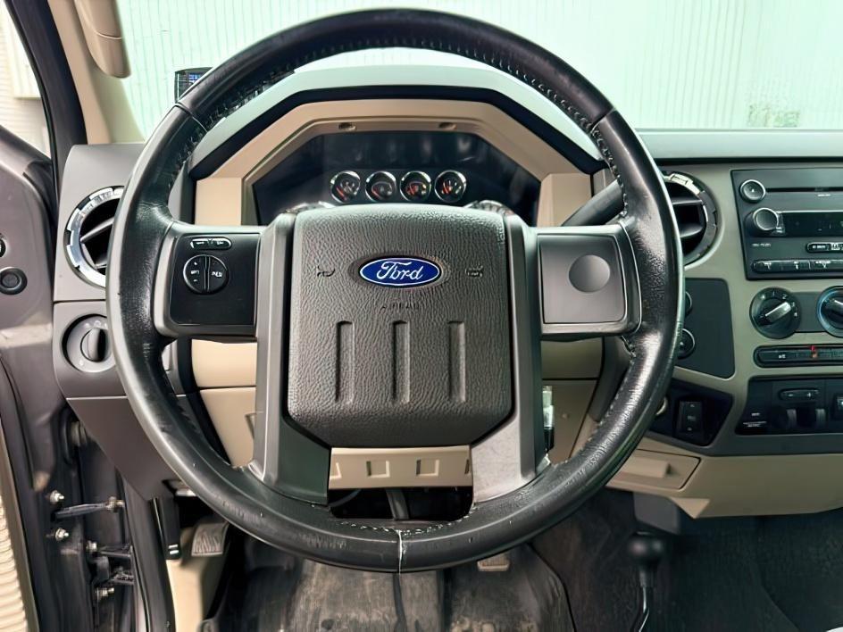 2008 GRAY /Black Ford F-250 XLT (1FTSX21R38E) with an Powerstroke 6.4L V-8 diesel direct injection engine, AUTOMATIC transmission, located at 1235 N Woodruff Ave., Idaho Falls, 83401, (208) 523-1053, 43.507172, -112.000488- Photo#14