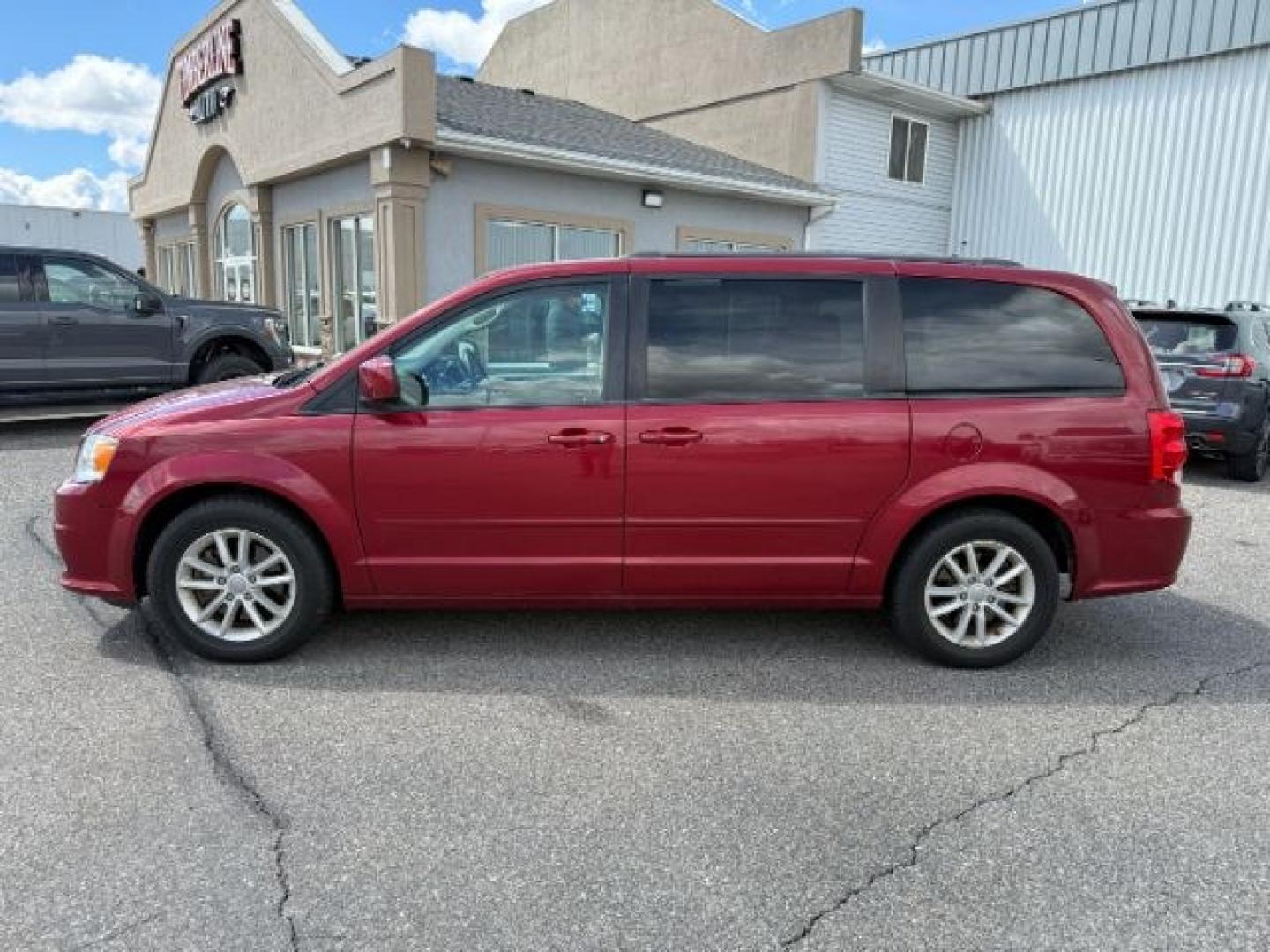2015 MAROON /Black Dodge Grand Caravan (2C4RDGCG0FR) with an 36L V-6 DOHC engine, Automatic transmission, located at 1175 N Woodruff Ave, Idaho Falls, ID, 83401, 43.506901, -111.999657 - At Timberline Auto, finding a great deal on your next vehicle is always easy! Our experienced sales staff's goal is to help find you the right vehicle at the right price! Our knowledgeable finance department has options for almost any credit score. We offer extended service contract options to prote - Photo#28