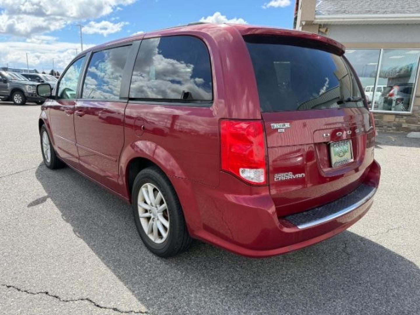2015 MAROON /Black Dodge Grand Caravan (2C4RDGCG0FR) with an 36L V-6 DOHC engine, Automatic transmission, located at 1175 N Woodruff Ave, Idaho Falls, ID, 83401, 43.506901, -111.999657 - At Timberline Auto, finding a great deal on your next vehicle is always easy! Our experienced sales staff's goal is to help find you the right vehicle at the right price! Our knowledgeable finance department has options for almost any credit score. We offer extended service contract options to prote - Photo#29