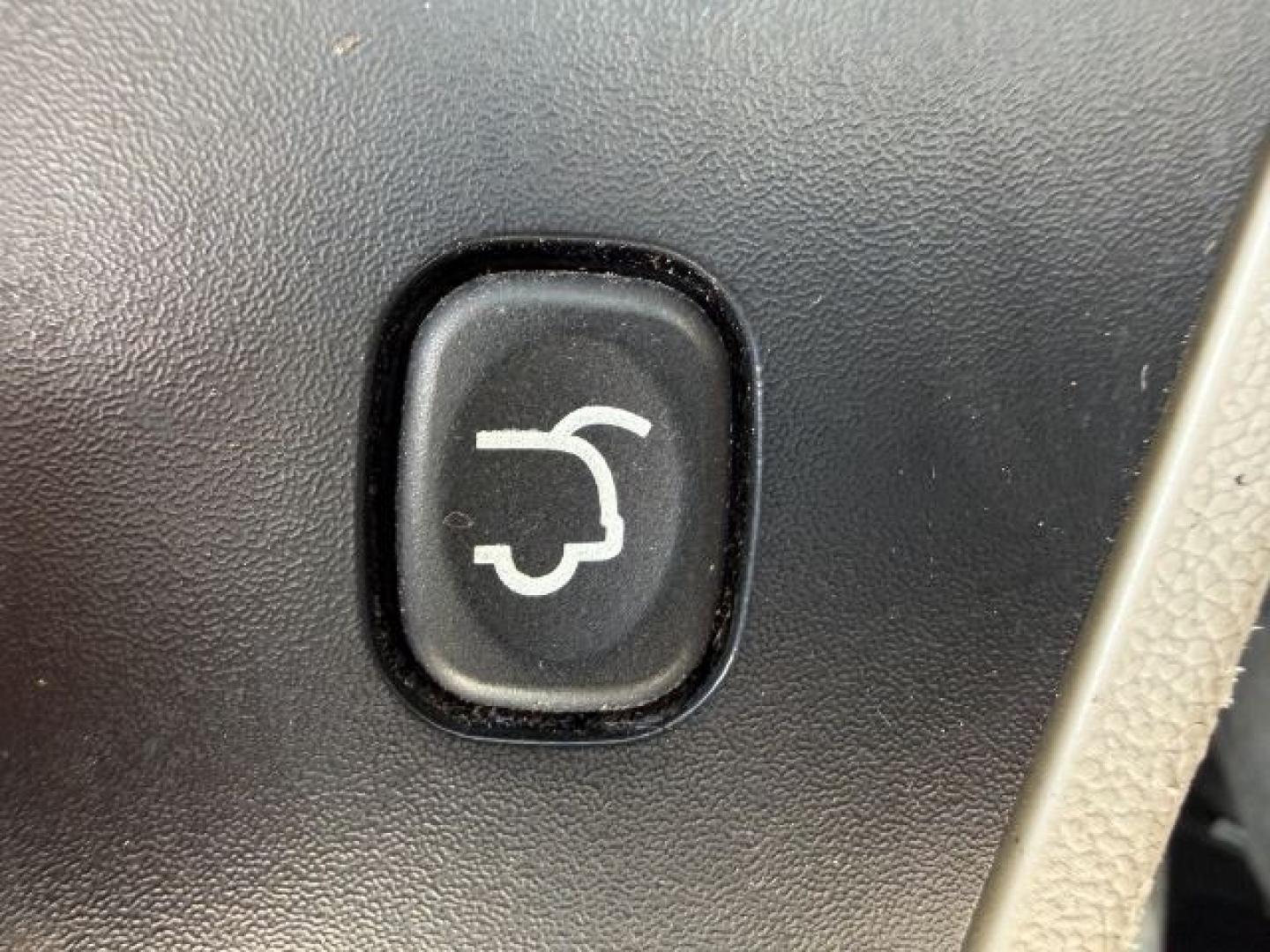 2015 MAROON /Black Dodge Grand Caravan (2C4RDGCG0FR) with an 36L V-6 DOHC engine, Automatic transmission, located at 1175 N Woodruff Ave, Idaho Falls, ID, 83401, 43.506901, -111.999657 - At Timberline Auto, finding a great deal on your next vehicle is always easy! Our experienced sales staff's goal is to help find you the right vehicle at the right price! Our knowledgeable finance department has options for almost any credit score. We offer extended service contract options to prote - Photo#33