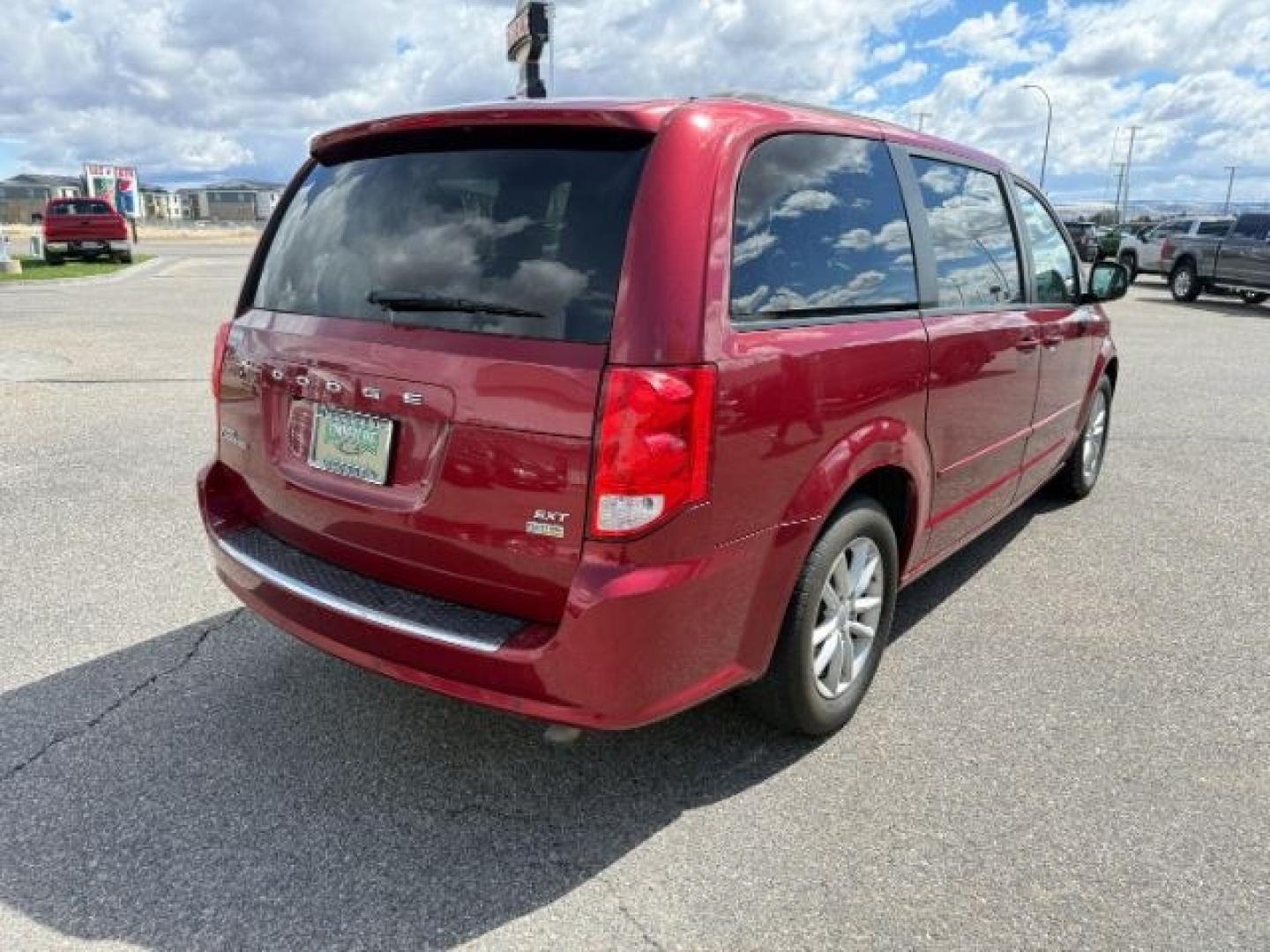 2015 MAROON /Black Dodge Grand Caravan (2C4RDGCG0FR) with an 36L V-6 DOHC engine, Automatic transmission, located at 1175 N Woodruff Ave, Idaho Falls, ID, 83401, 43.506901, -111.999657 - At Timberline Auto, finding a great deal on your next vehicle is always easy! Our experienced sales staff's goal is to help find you the right vehicle at the right price! Our knowledgeable finance department has options for almost any credit score. We offer extended service contract options to prote - Photo#35