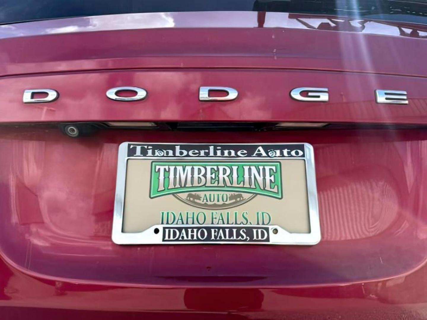 2015 MAROON /Black Dodge Grand Caravan (2C4RDGCG0FR) with an 36L V-6 DOHC engine, Automatic transmission, located at 1175 N Woodruff Ave, Idaho Falls, ID, 83401, 43.506901, -111.999657 - At Timberline Auto, finding a great deal on your next vehicle is always easy! Our experienced sales staff's goal is to help find you the right vehicle at the right price! Our knowledgeable finance department has options for almost any credit score. We offer extended service contract options to prote - Photo#4