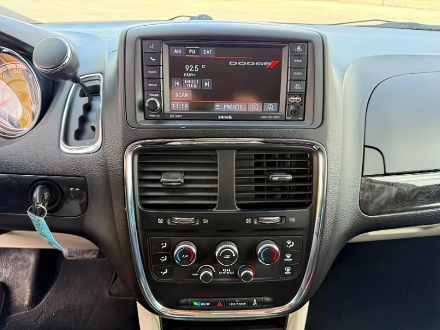 2015 MAROON /Black Dodge Grand Caravan (2C4RDGCG0FR) with an 36L V-6 DOHC engine, Automatic transmission, located at 1175 N Woodruff Ave, Idaho Falls, ID, 83401, 43.506901, -111.999657 - At Timberline Auto, finding a great deal on your next vehicle is always easy! Our experienced sales staff's goal is to help find you the right vehicle at the right price! Our knowledgeable finance department has options for almost any credit score. We offer extended service contract options to prote - Photo#17